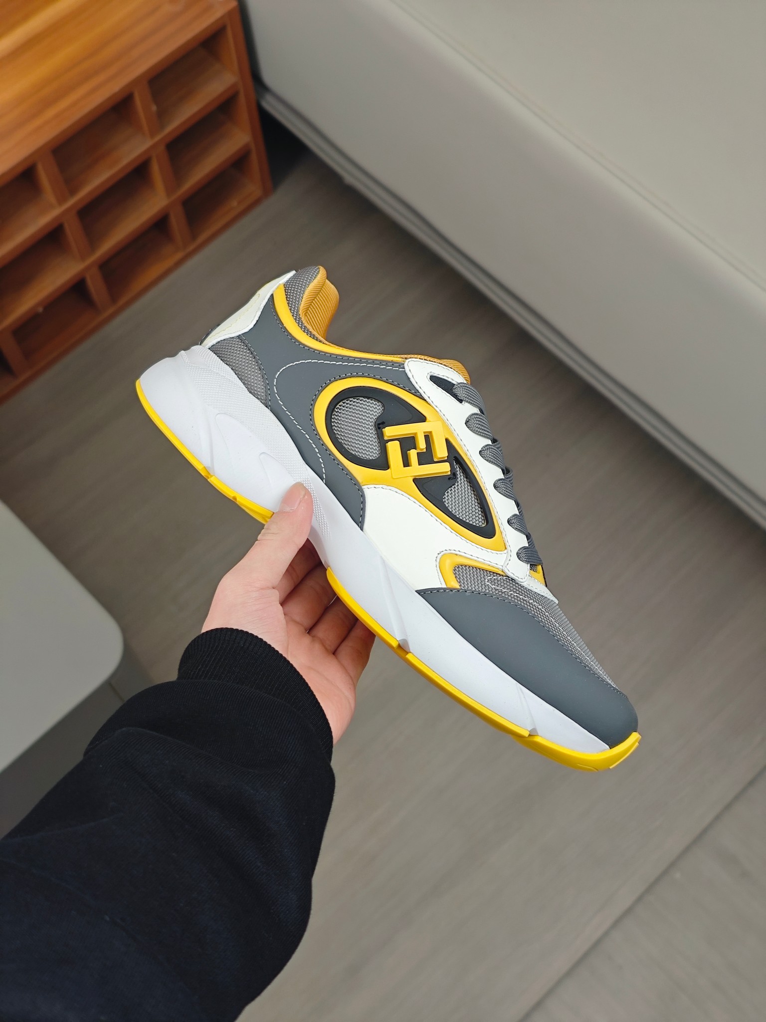 [FENDI] Fendi P380 - Zapatillas de deporte casuales originales de calidad de gama alta - Parte super
