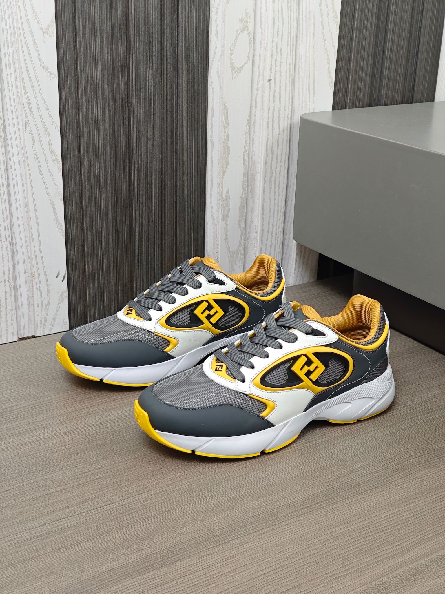 [FENDI] Fendi P380 - Zapatillas de deporte casuales originales de calidad de gama alta - Parte super