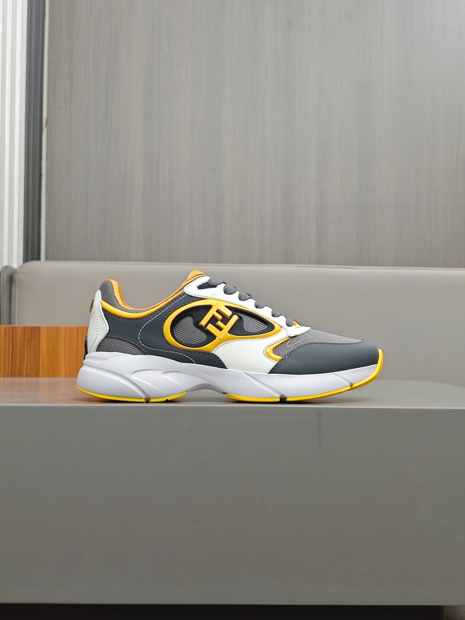 [FENDI] Fendi P380 - Zapatillas de deporte casuales originales de calidad de gama alta - Parte super