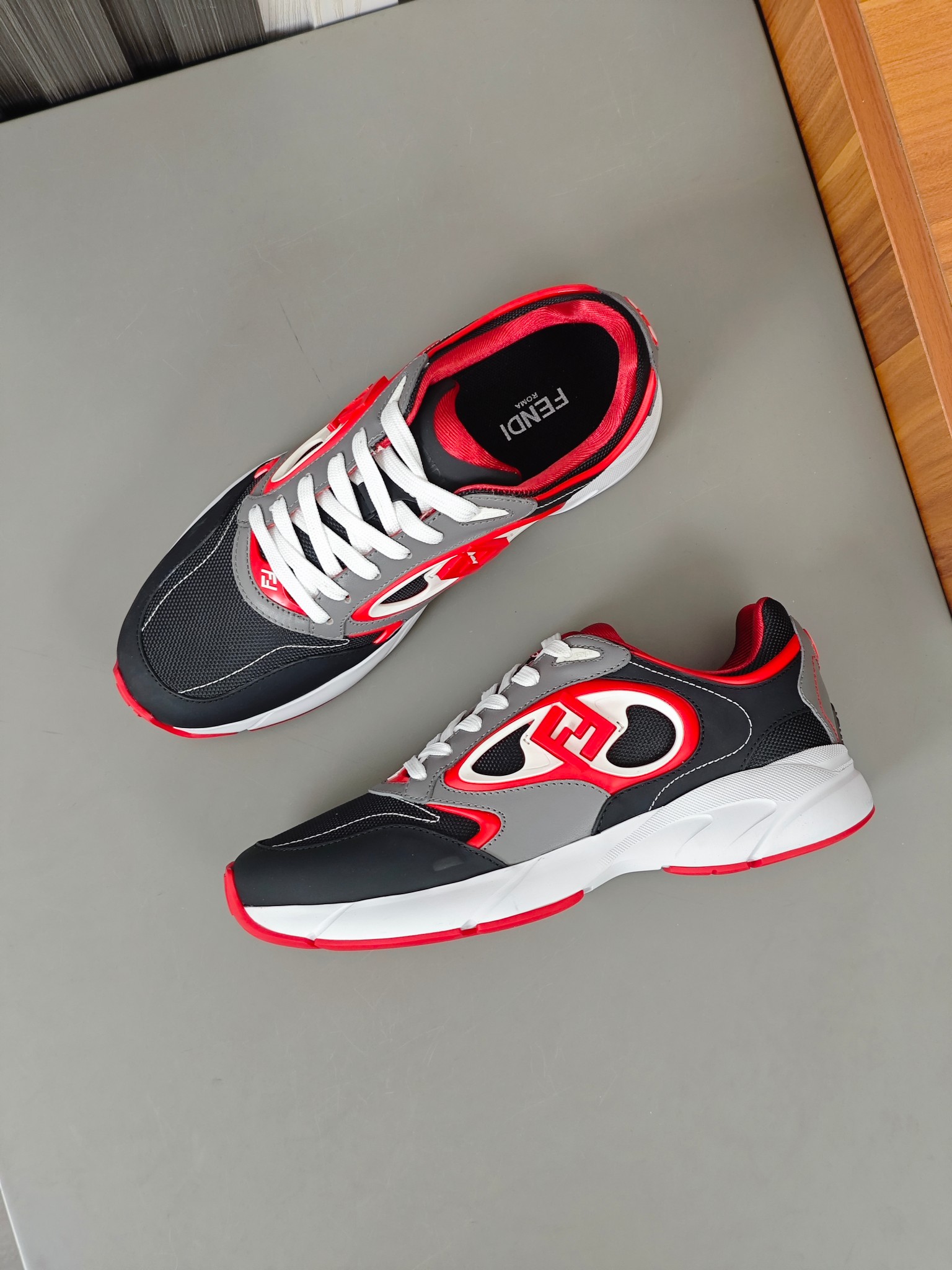 [FENDI] Fendi P380 - Zapatillas de deporte casuales originales de calidad de gama alta - Parte super