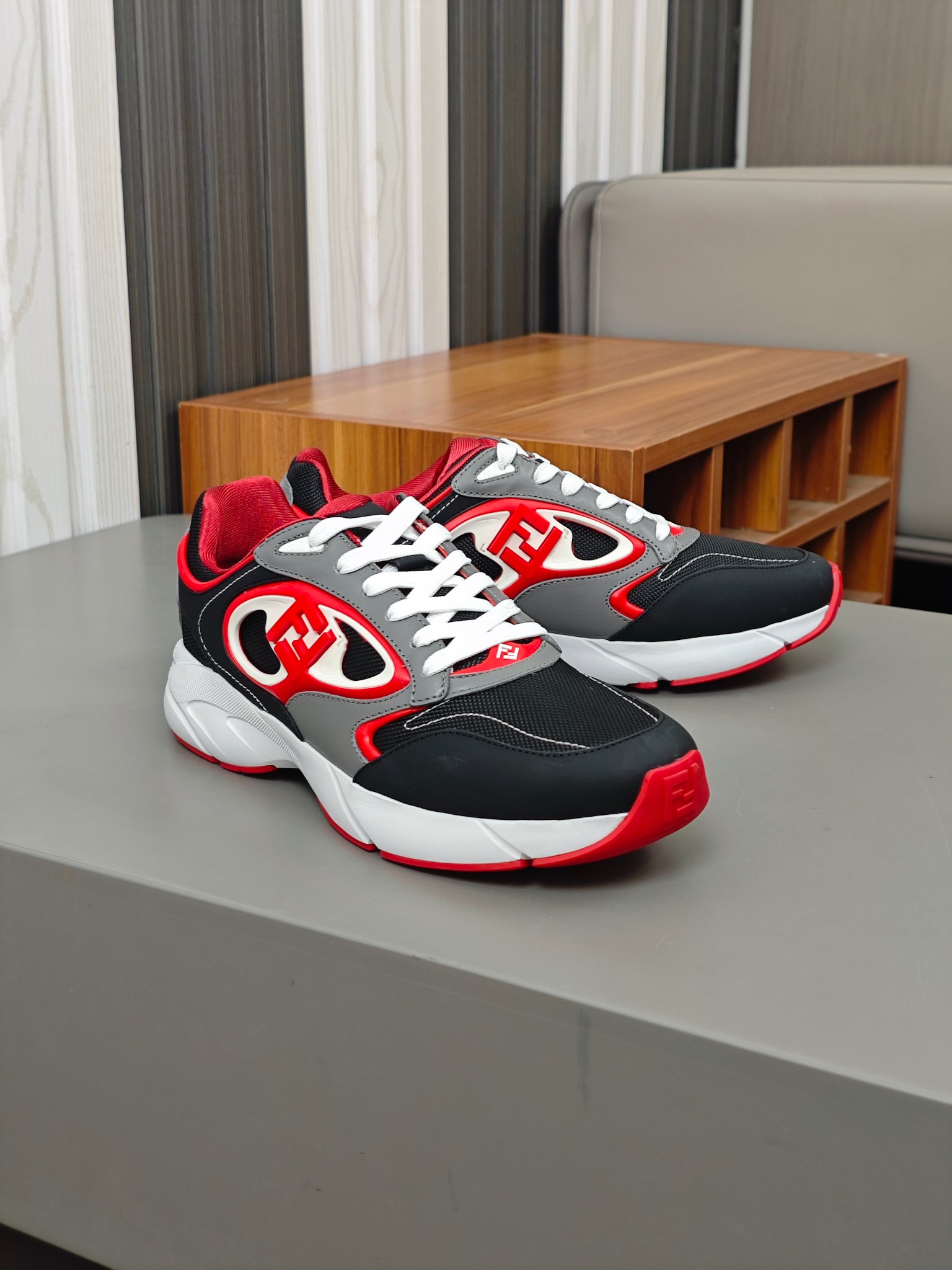 [FENDI] Fendi P380 - Zapatillas de deporte casuales originales de calidad de gama alta - Parte super