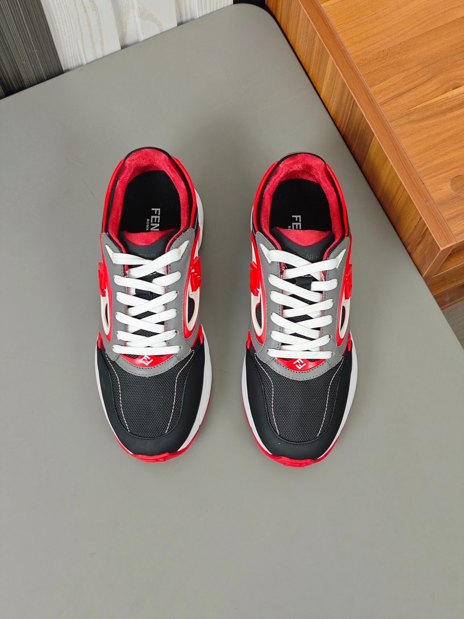[FENDI] Fendi P380 - Zapatillas de deporte casuales originales de calidad de gama alta - Parte super