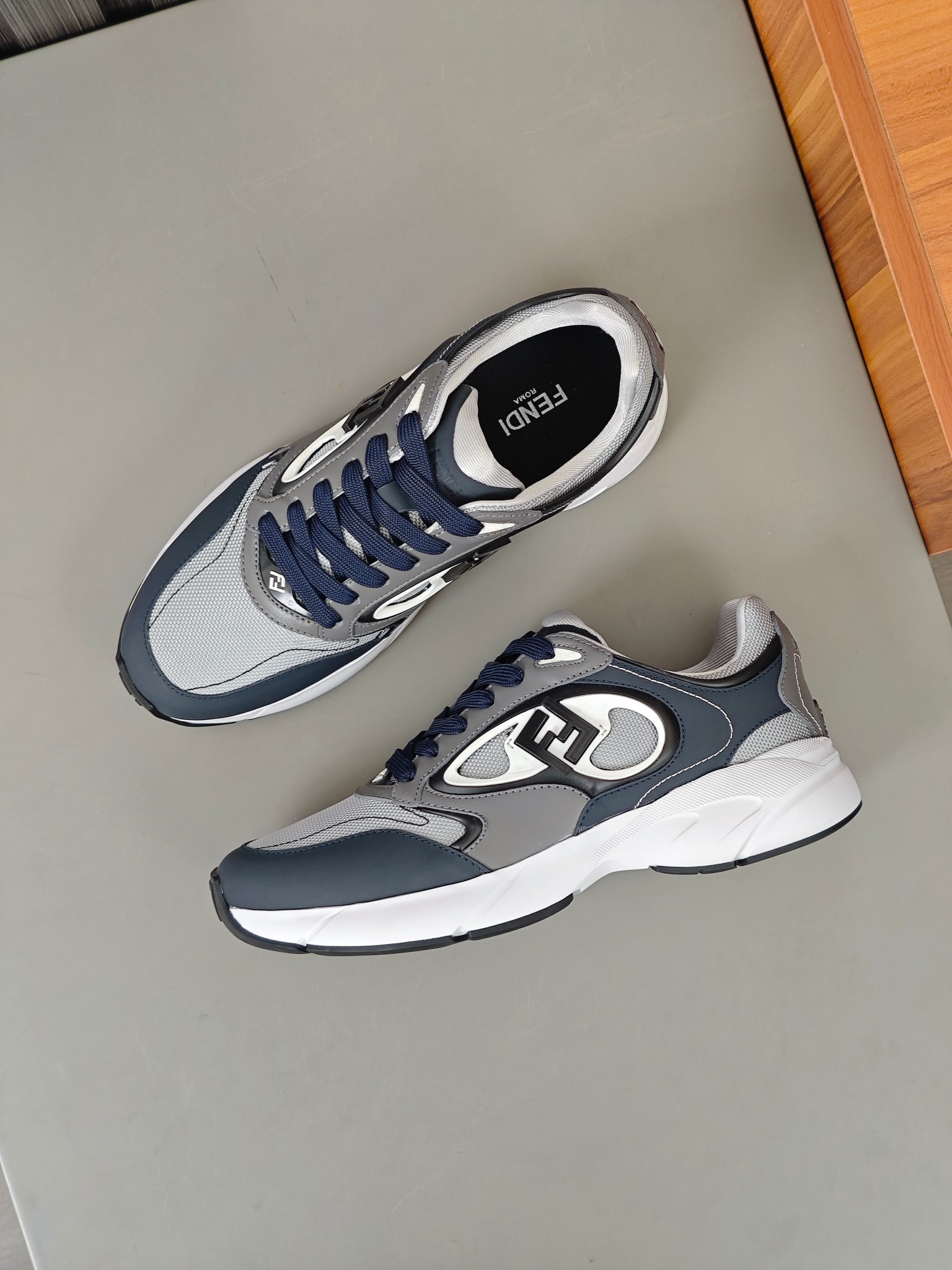 [FENDI] Fendi P380 - Zapatillas de deporte casuales originales de calidad de gama alta - Parte super