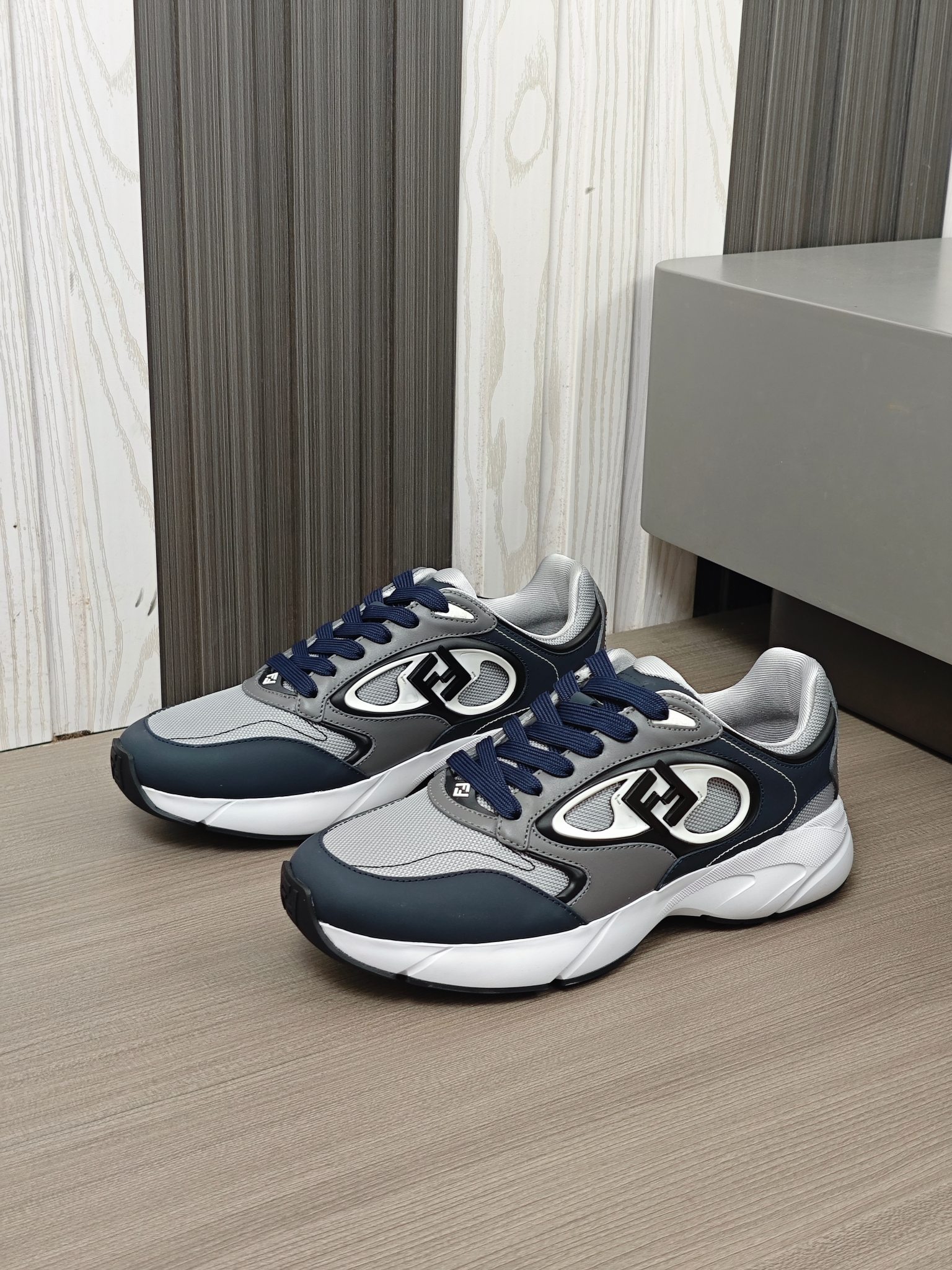 [FENDI] Fendi P380 - Zapatillas de deporte casuales originales de calidad de gama alta - Parte super