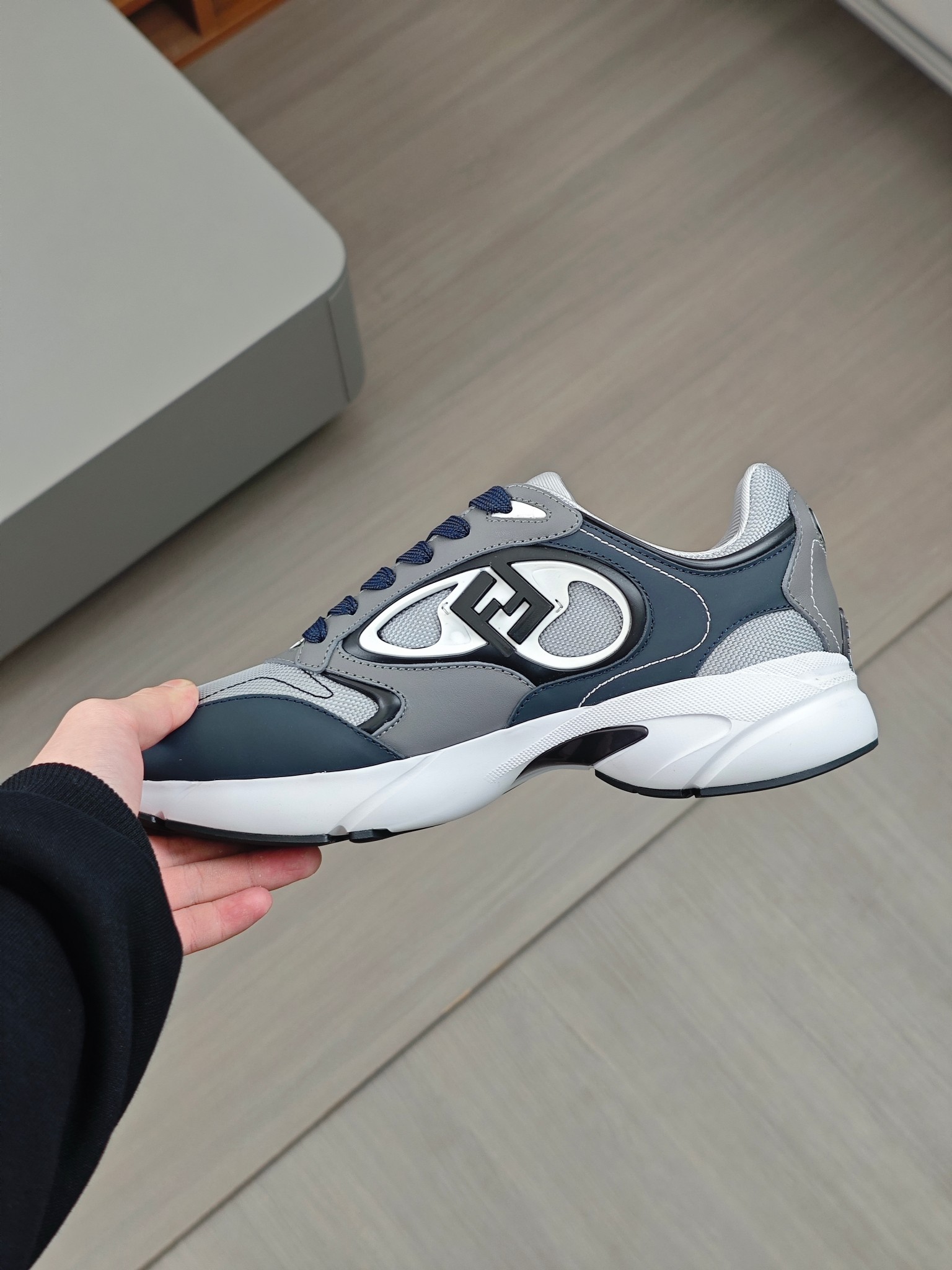 [FENDI] Fendi P380 - Zapatillas de deporte casuales originales de calidad de gama alta - Parte super