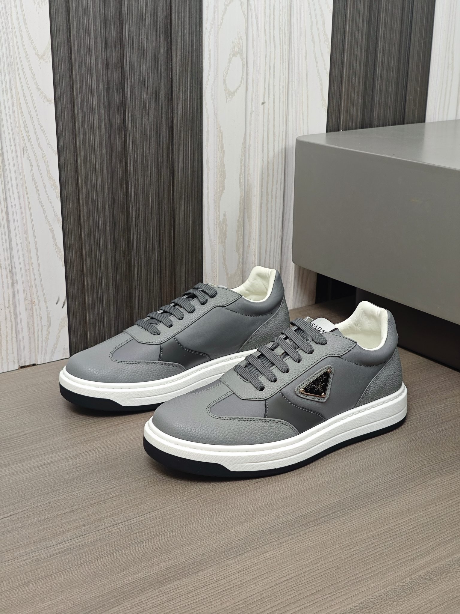 [PRADA] Prada P390 - Calidad de gama alta zapatillas de deporte casuales individuales originales - P