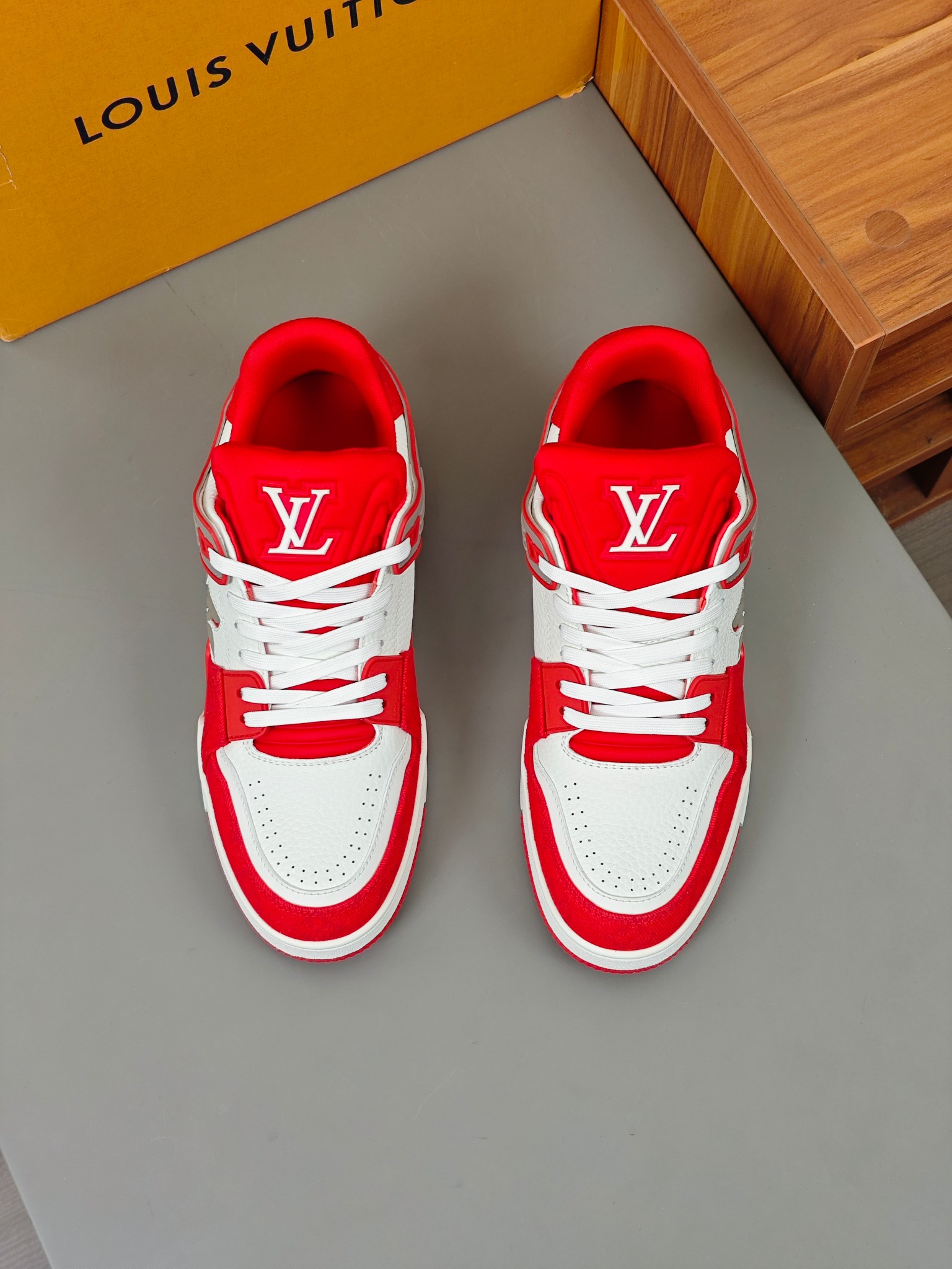 NO:270548,【Louis Vuitton】Louis Vuitton - High-end quality Original single casual sneakers - Upper smacking calfskin, brand totem canvas, shoe body sewing brand injection module - Neil brand canvas - Outsole original TPR. Rubber; Two-color molded outsole - Ultra-high quality control · Fine workmanship highlighting (high-end · noble · grade) - Size 39-44 (38, 45, custom made)·L0111,,louis vuitton,louis vuitton,sneakers,cowhide19860909【Louis Vuitton】路易威登 -高端品质 原单休闲运动鞋 -鞋面摔纹小牛皮、品牌图腾帆布、鞋身车缝品牌注塑模块 -内里品牌帆布 -大底原版TPR.橡胶；双色成型大底 -超高品控·做工精细凸显(高端·贵气·档次) -Size 39-44（38,45,可订做)·L0111,,louis vuitton,louis vuitton,sneakers,cowhide,Men's shoes