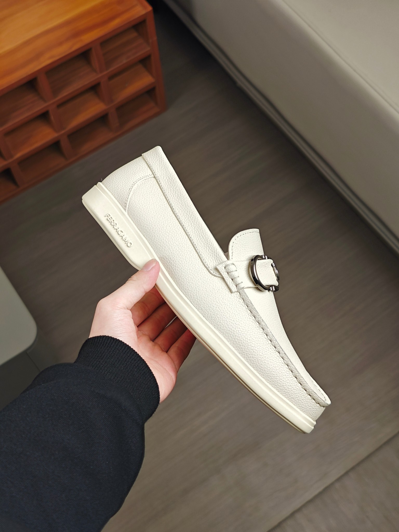 Punto explosivo nuevo en los estantes, zapatos de frijol de alta calidad para hombre Ferragamo de al