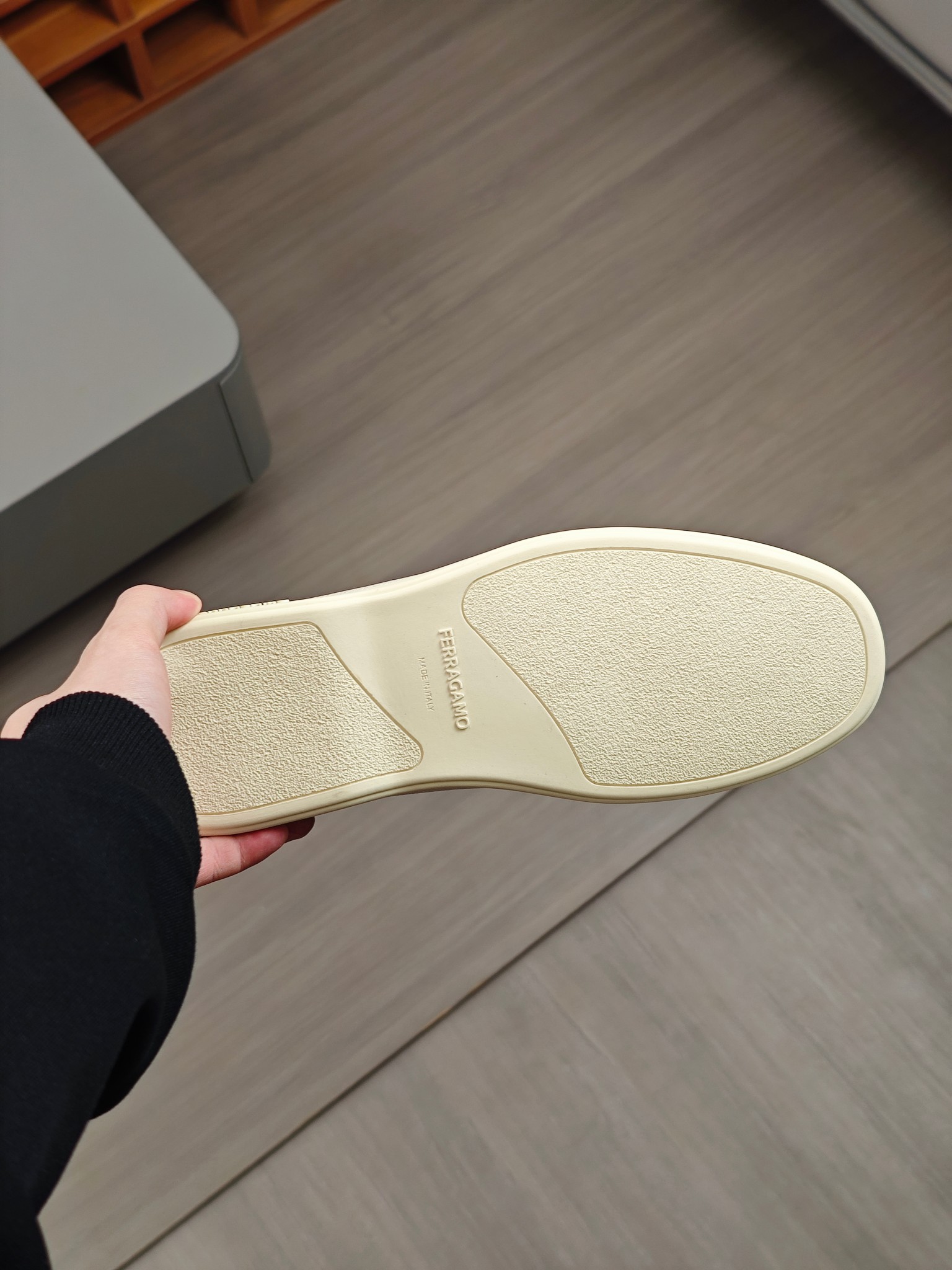 Punto explosivo nuevo en los estantes, zapatos de frijol de alta calidad para hombre Ferragamo de al