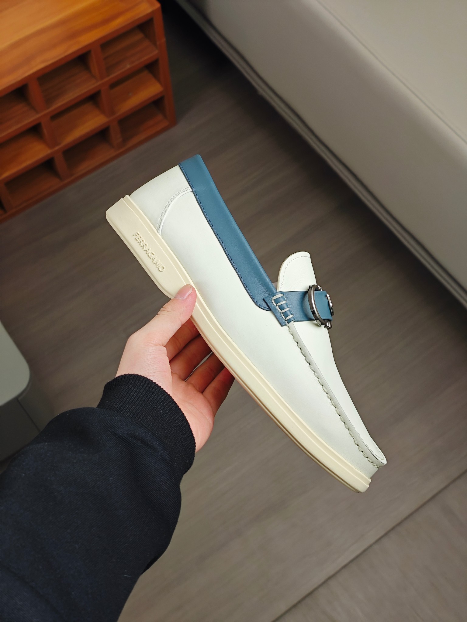 Punto explosivo nuevo en los estantes, zapatos de frijol de alta calidad para hombre Ferragamo de al