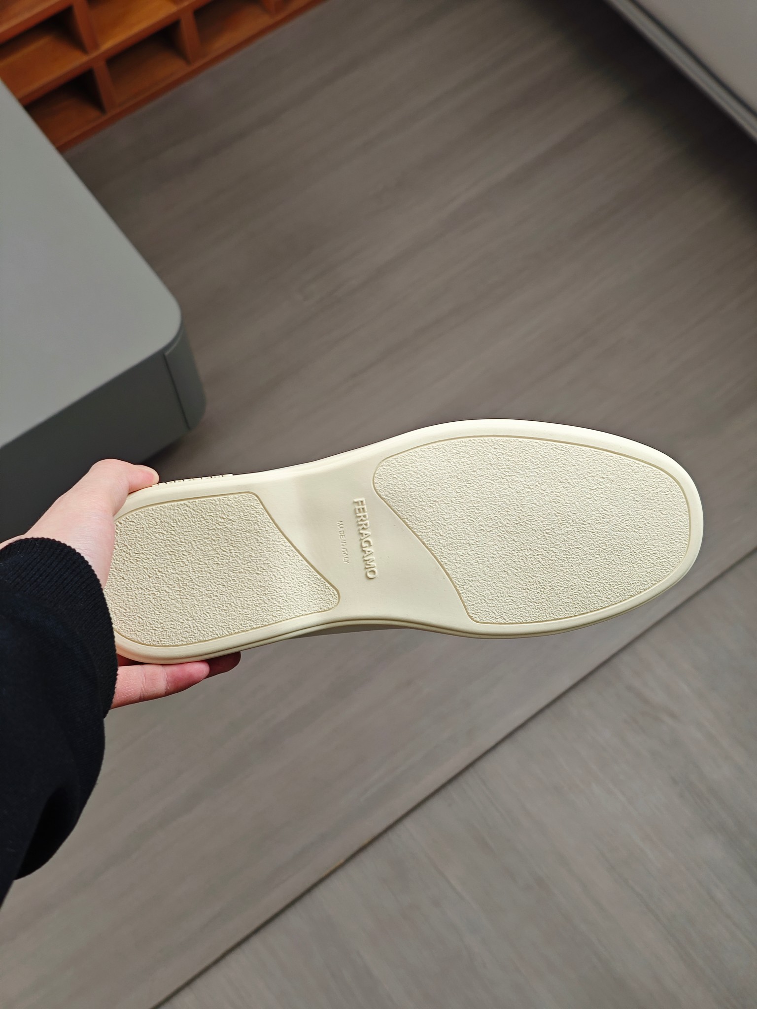 Punto explosivo nuevo en los estantes, zapatos de frijol de alta calidad para hombre Ferragamo de al
