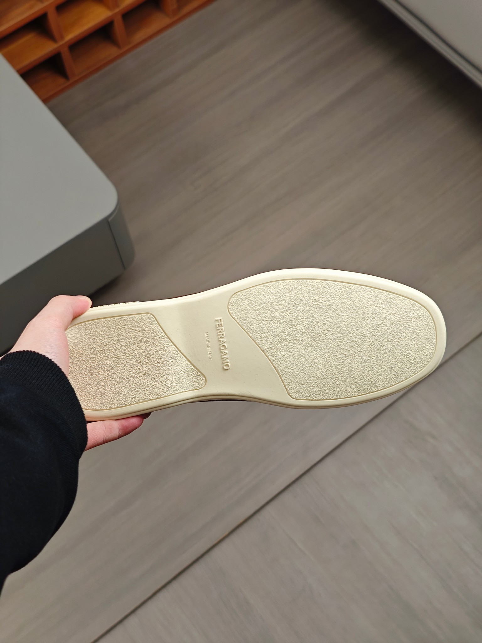Punto explosivo nuevo en los estantes, zapatos de frijol de alta calidad para hombre Ferragamo de al