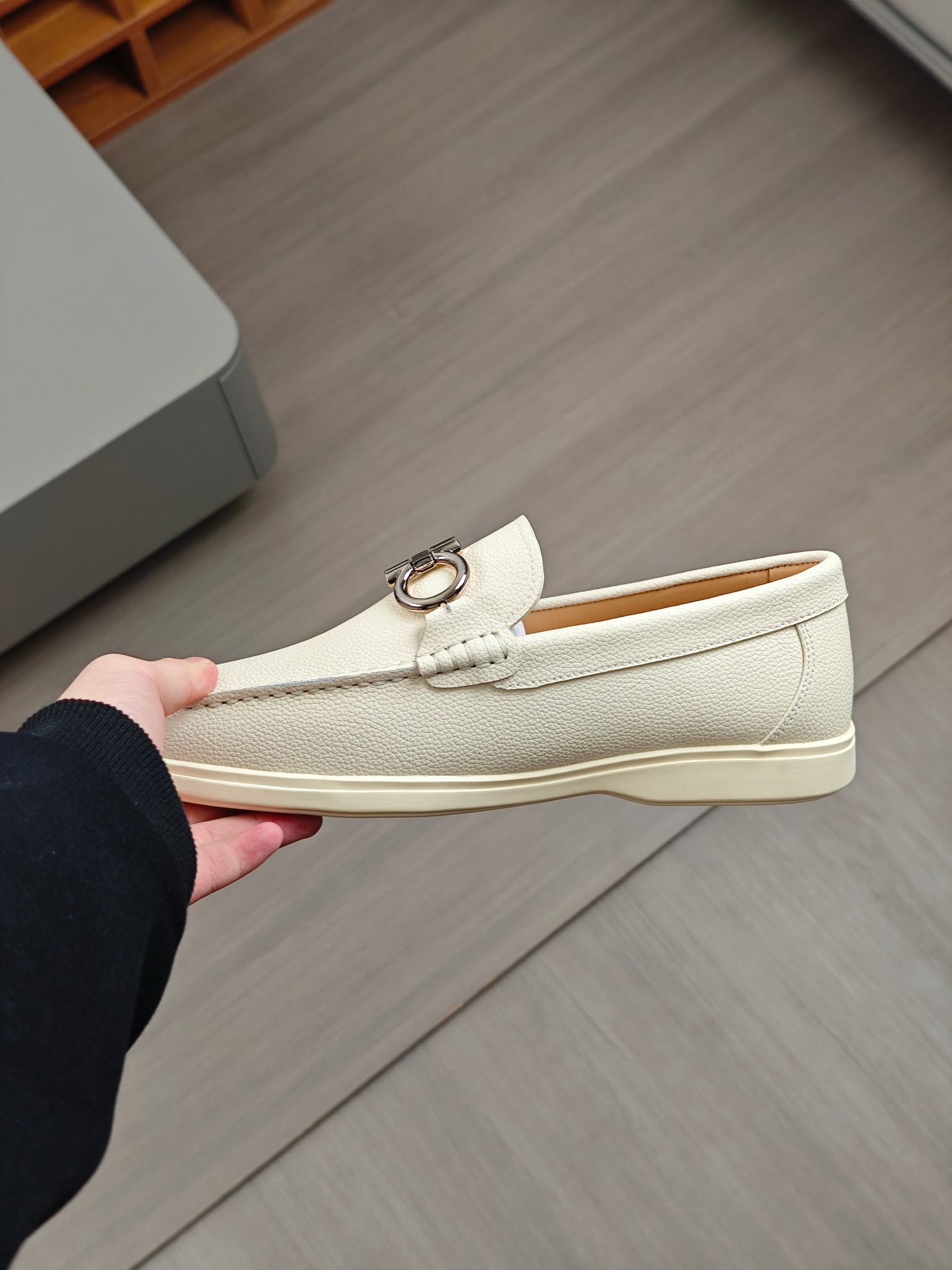 Punto explosivo nuevo en los estantes, zapatos de frijol de alta calidad para hombre Ferragamo de al