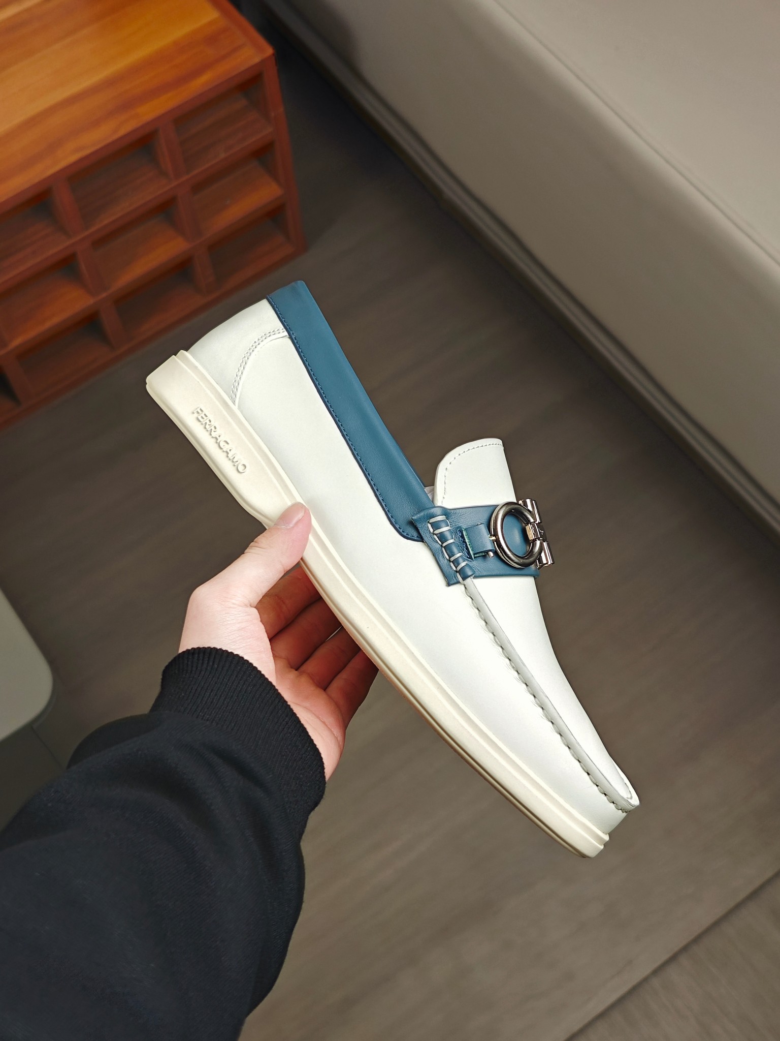Punto explosivo nuevo en los estantes, zapatos de frijol de alta calidad para hombre Ferragamo de al