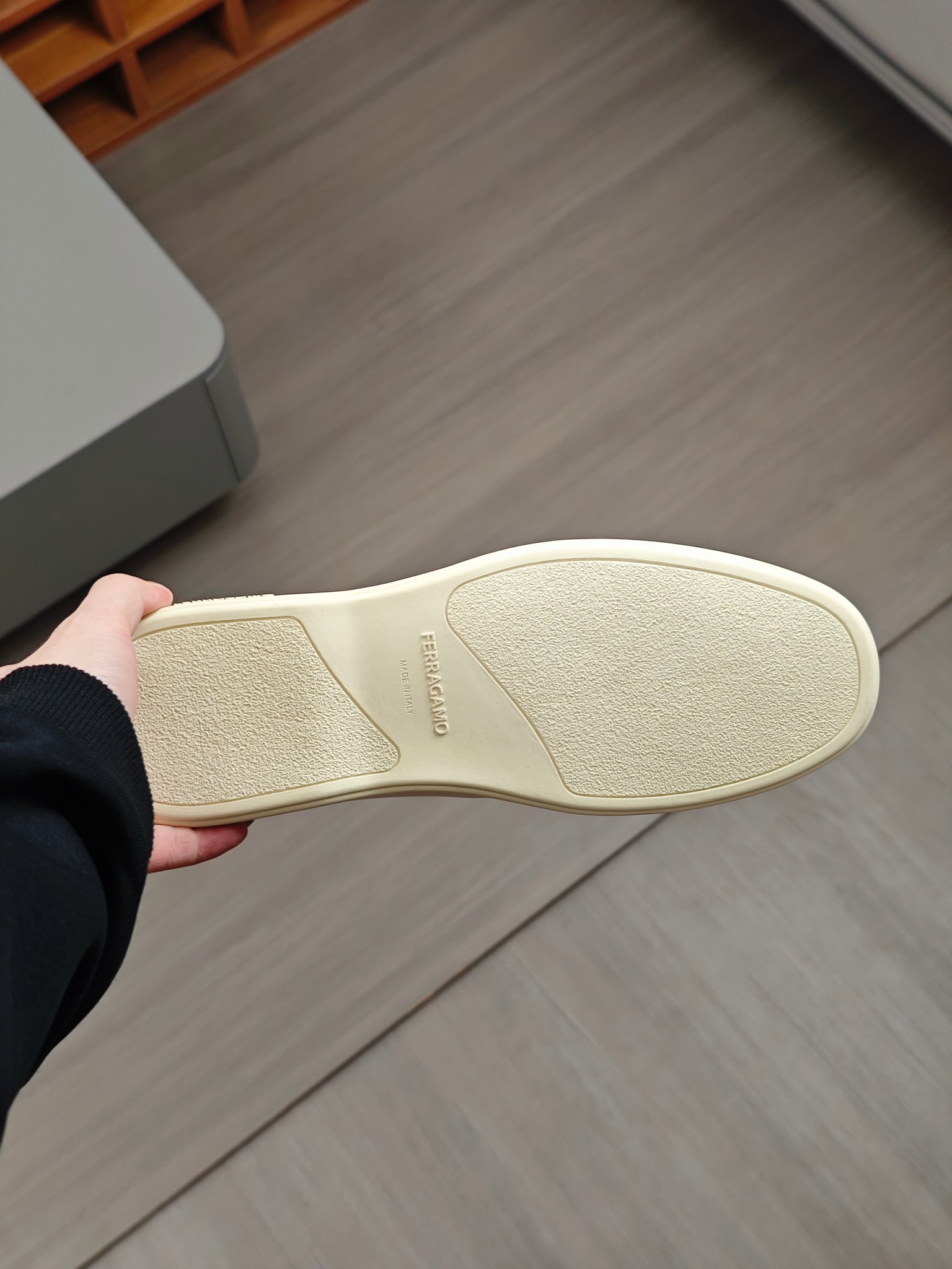 Punto explosivo nuevo en los estantes, zapatos de frijol de alta calidad para hombre Ferragamo de al