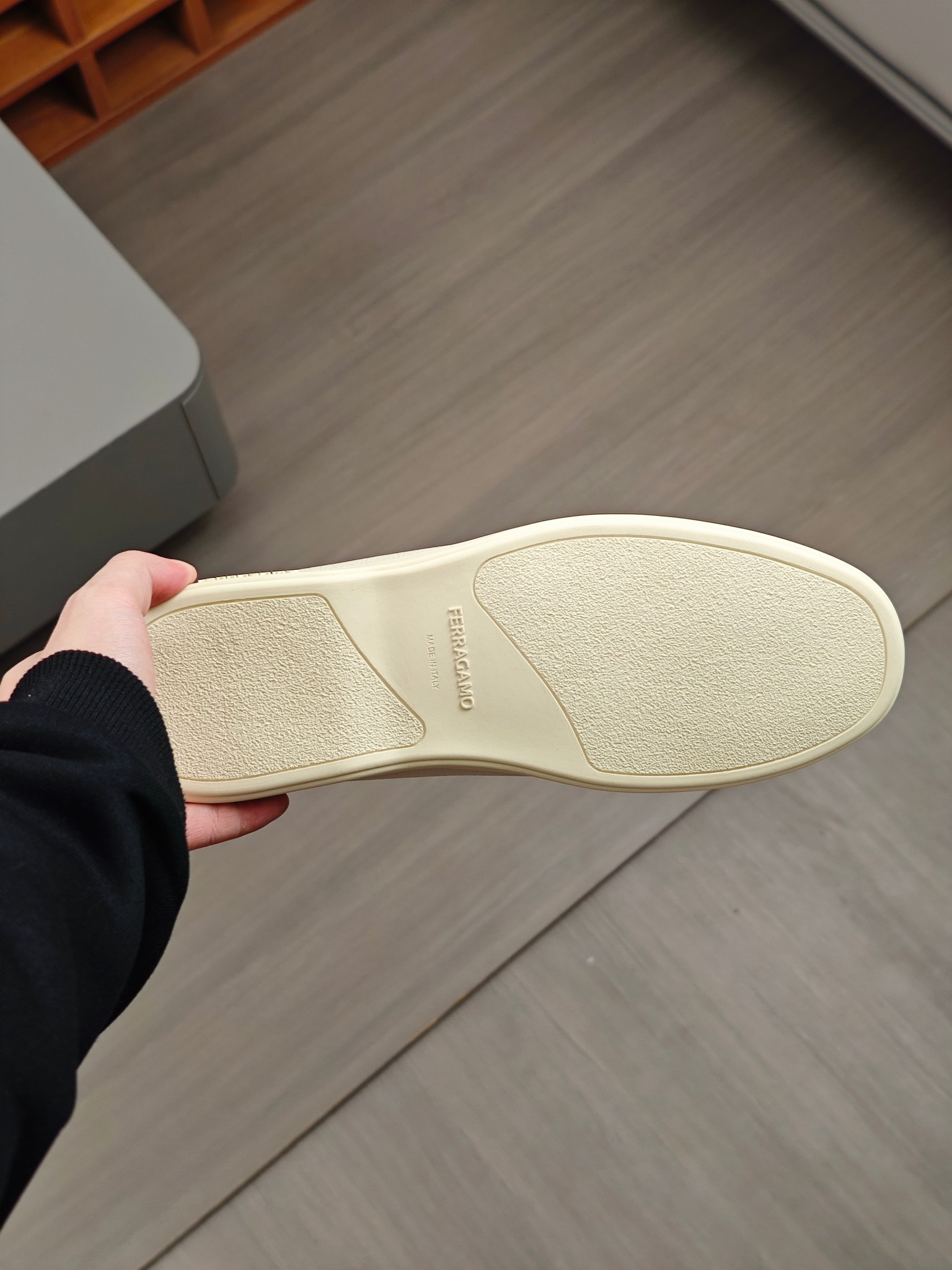Punto explosivo nuevo en los estantes, zapatos de frijol de alta calidad para hombre Ferragamo de al