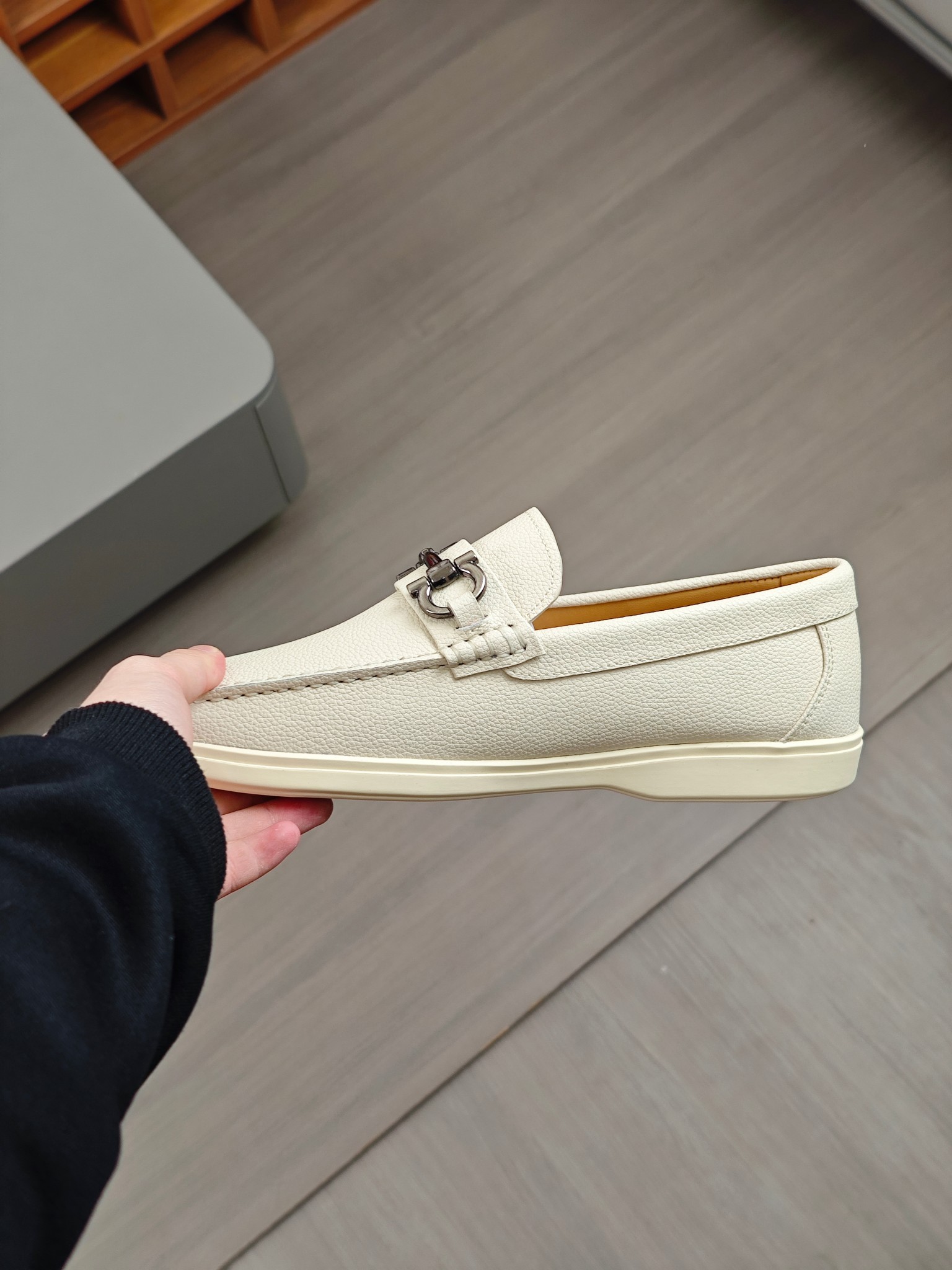 Punto explosivo nuevo en los estantes, zapatos de frijol de alta calidad para hombre Ferragamo de al