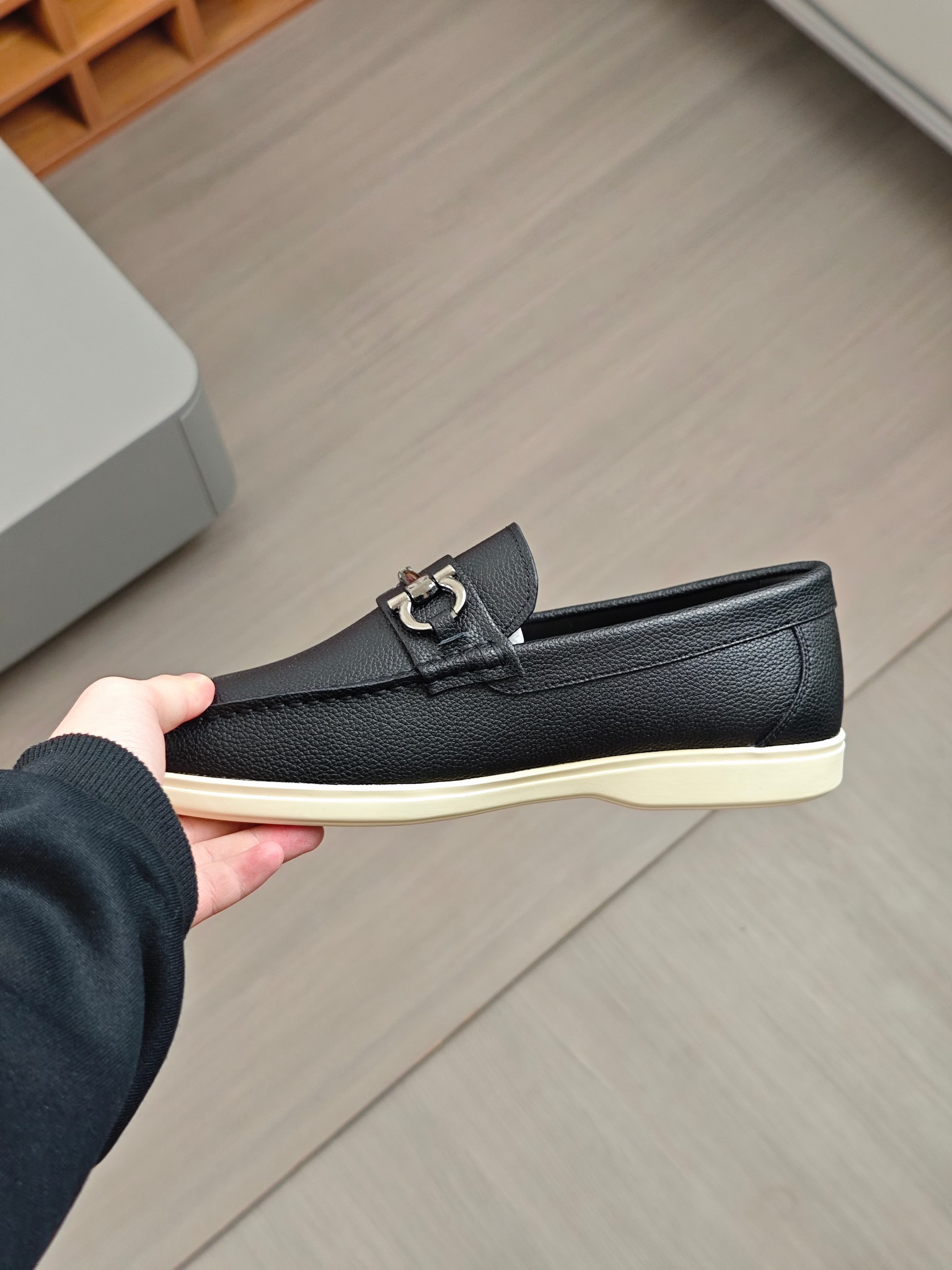Punto explosivo nuevo en los estantes, zapatos de frijol de alta calidad para hombre Ferragamo de al
