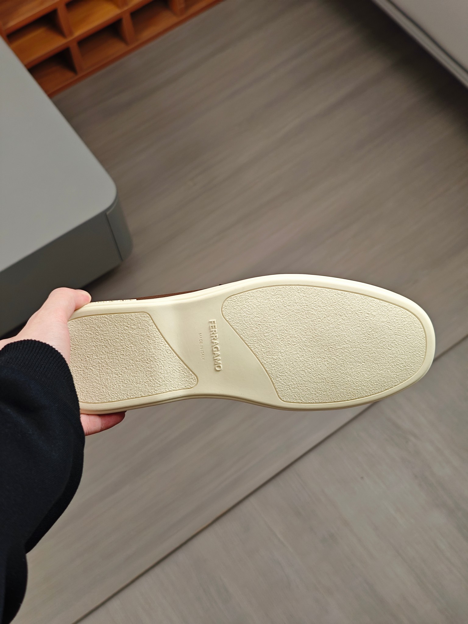 Punto explosivo nuevo en los estantes, zapatos de frijol de alta calidad para hombre Ferragamo de al