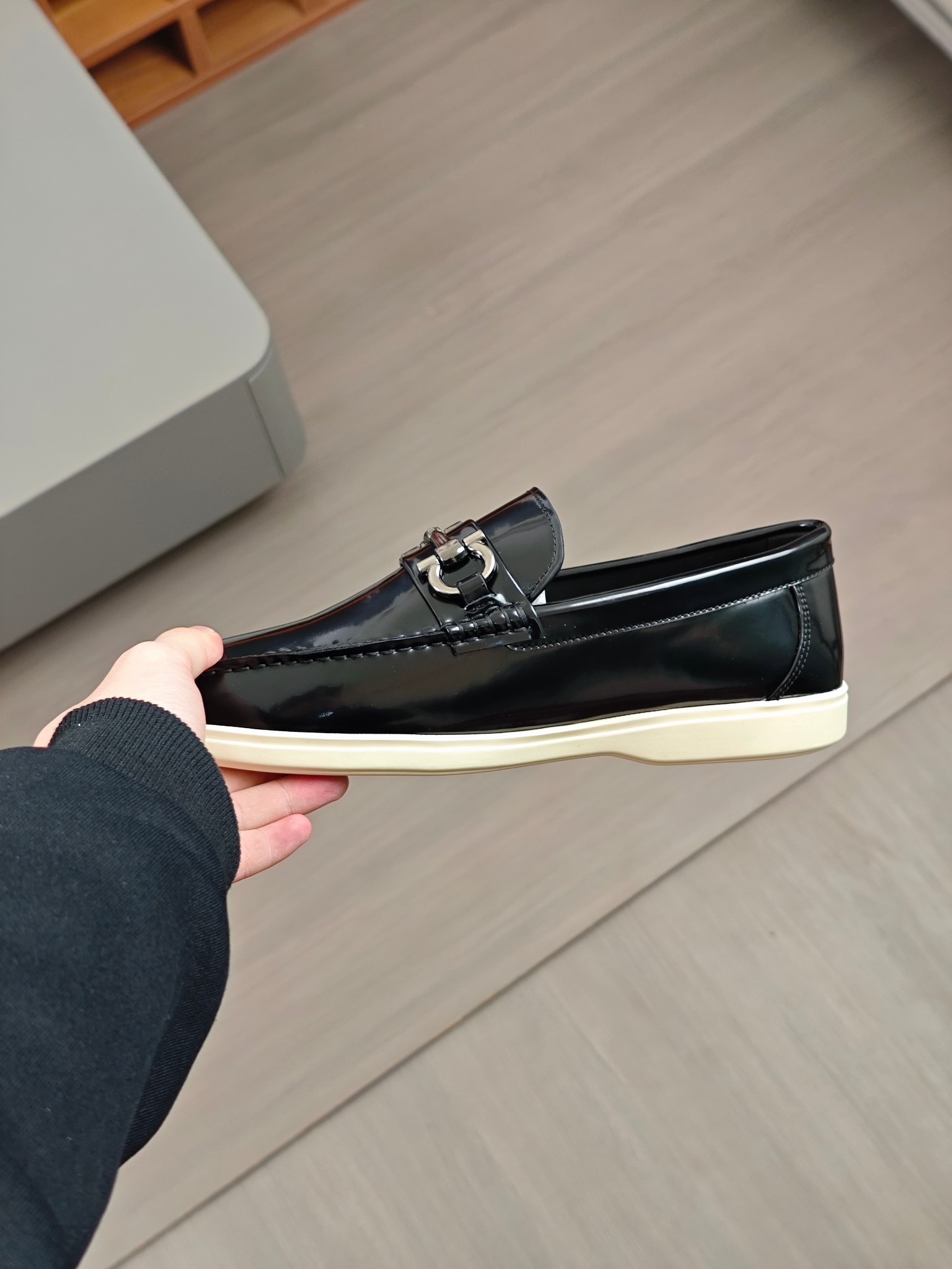 Punto explosivo nuevo en los estantes, zapatos de frijol de alta calidad para hombre Ferragamo de al