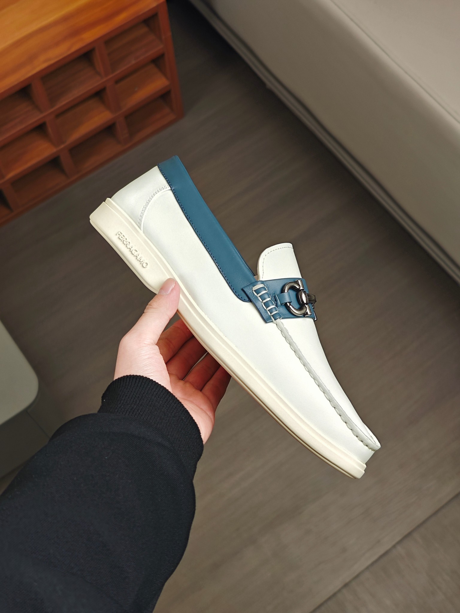 Punto explosivo nuevo en los estantes, zapatos de frijol de alta calidad para hombre Ferragamo de al