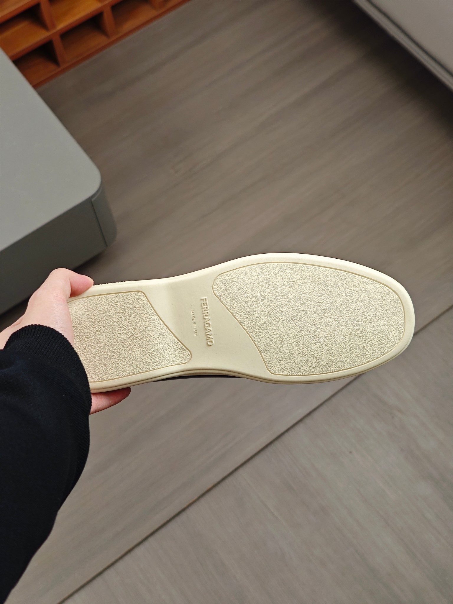 Punto explosivo nuevo en los estantes, zapatos de frijol de alta calidad para hombre Ferragamo de al