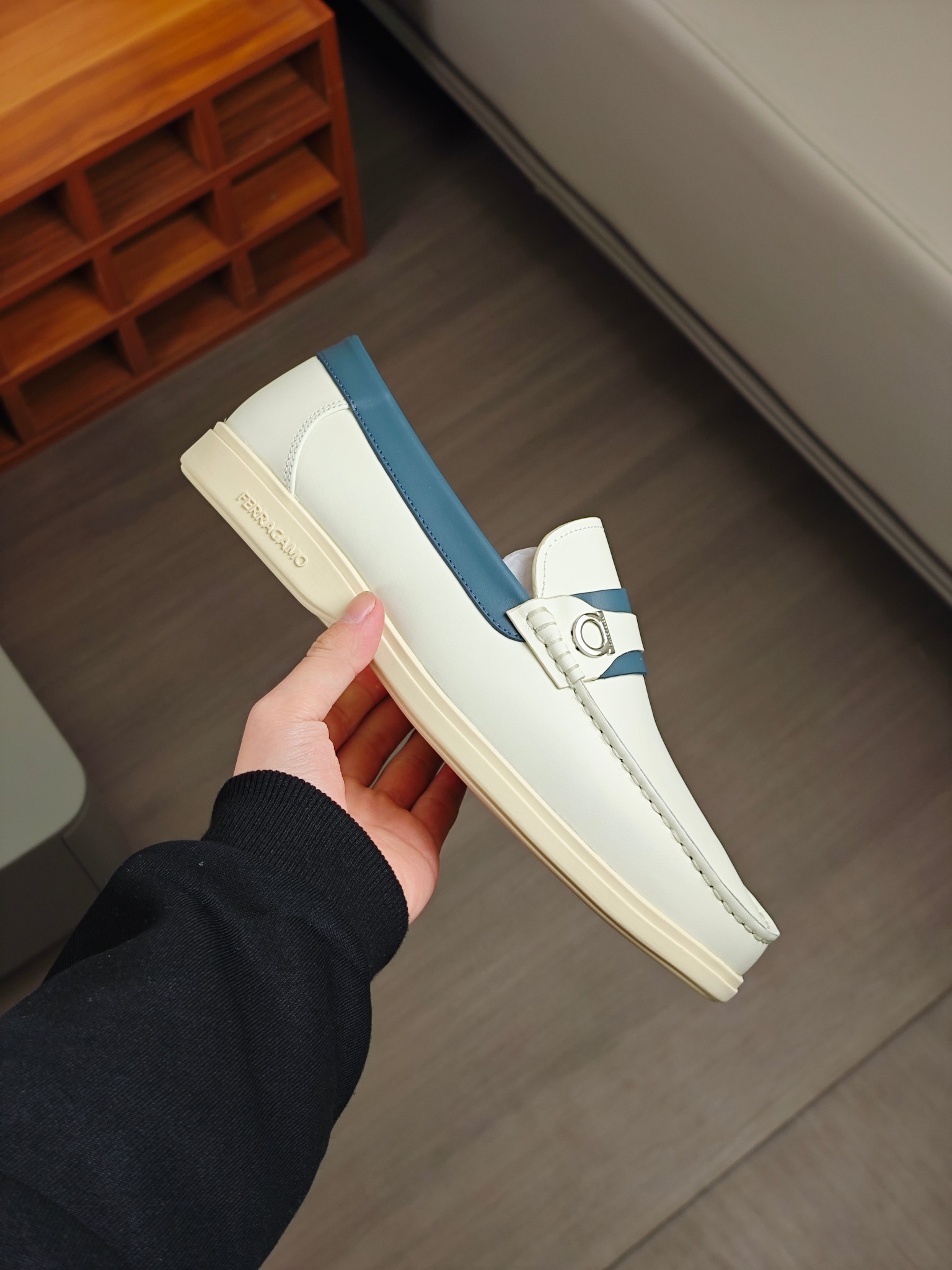 Punto explosivo nuevo en los estantes, zapatos de frijol de alta calidad para hombre Ferragamo de al