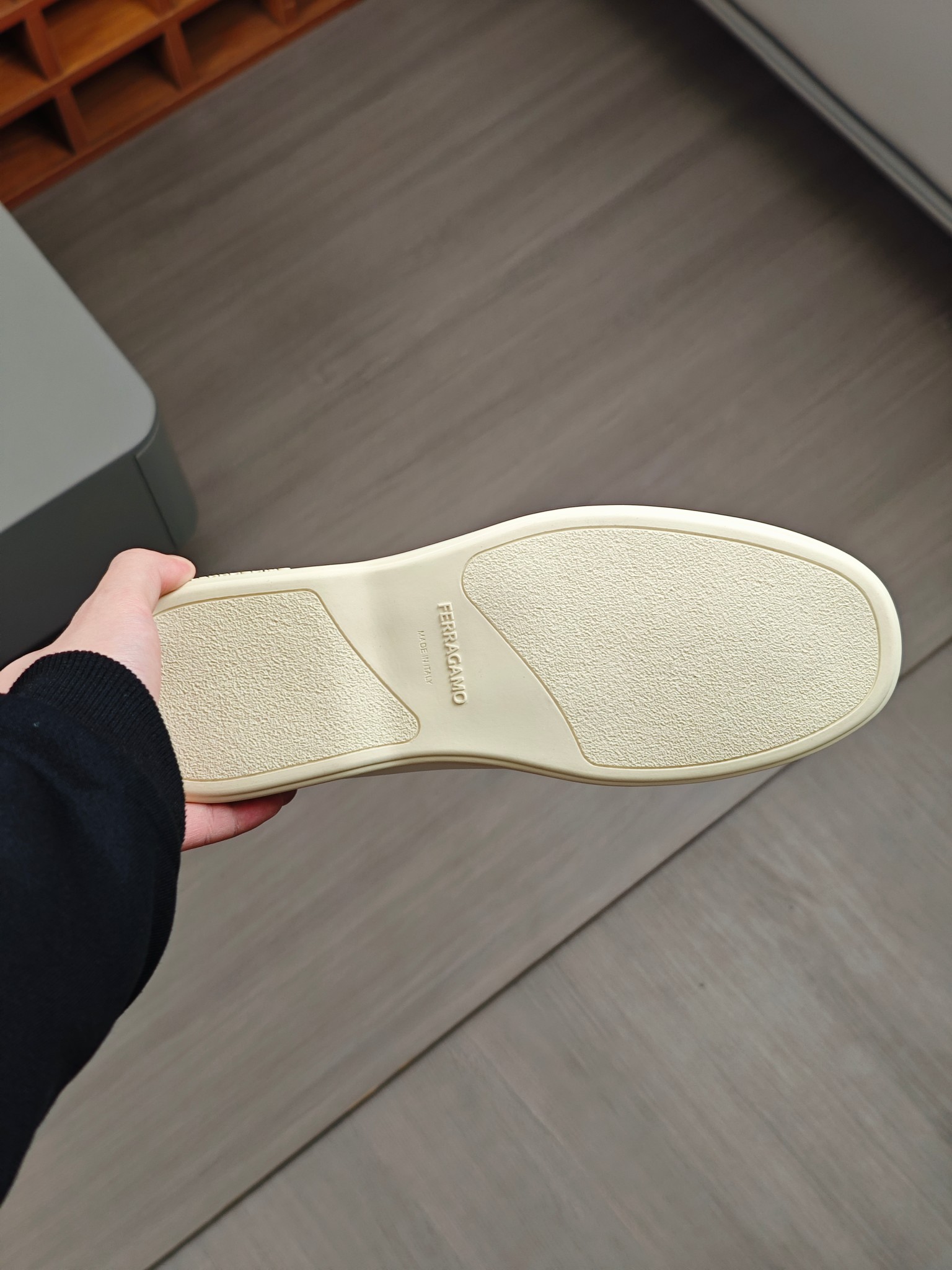 Punto explosivo nuevo en los estantes, zapatos de frijol de alta calidad para hombre Ferragamo de al