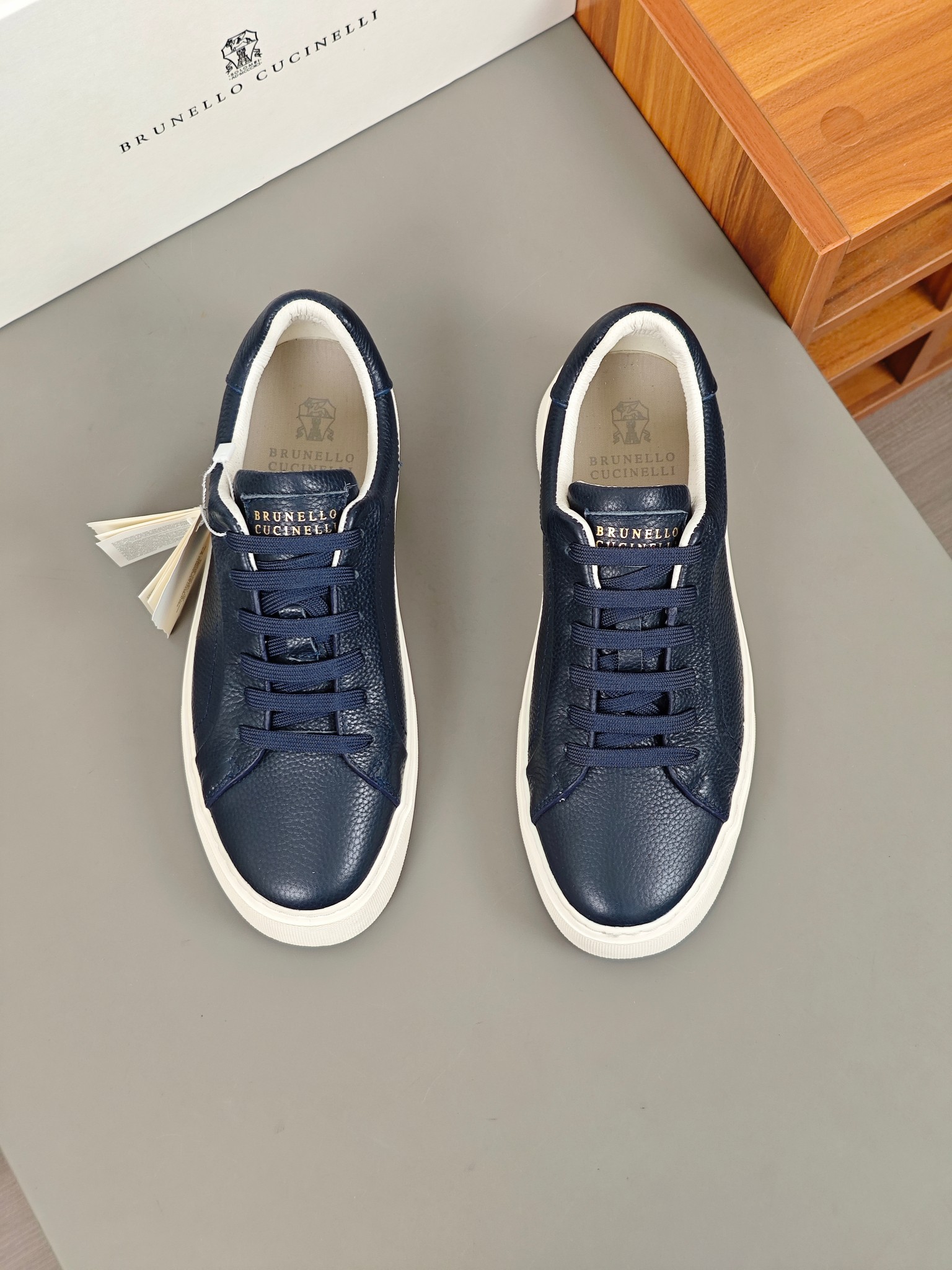 Brunello Cucinelli 2025 ss primavera y verano nuevos zapatos de los hombres a que se refiere (BC) Es