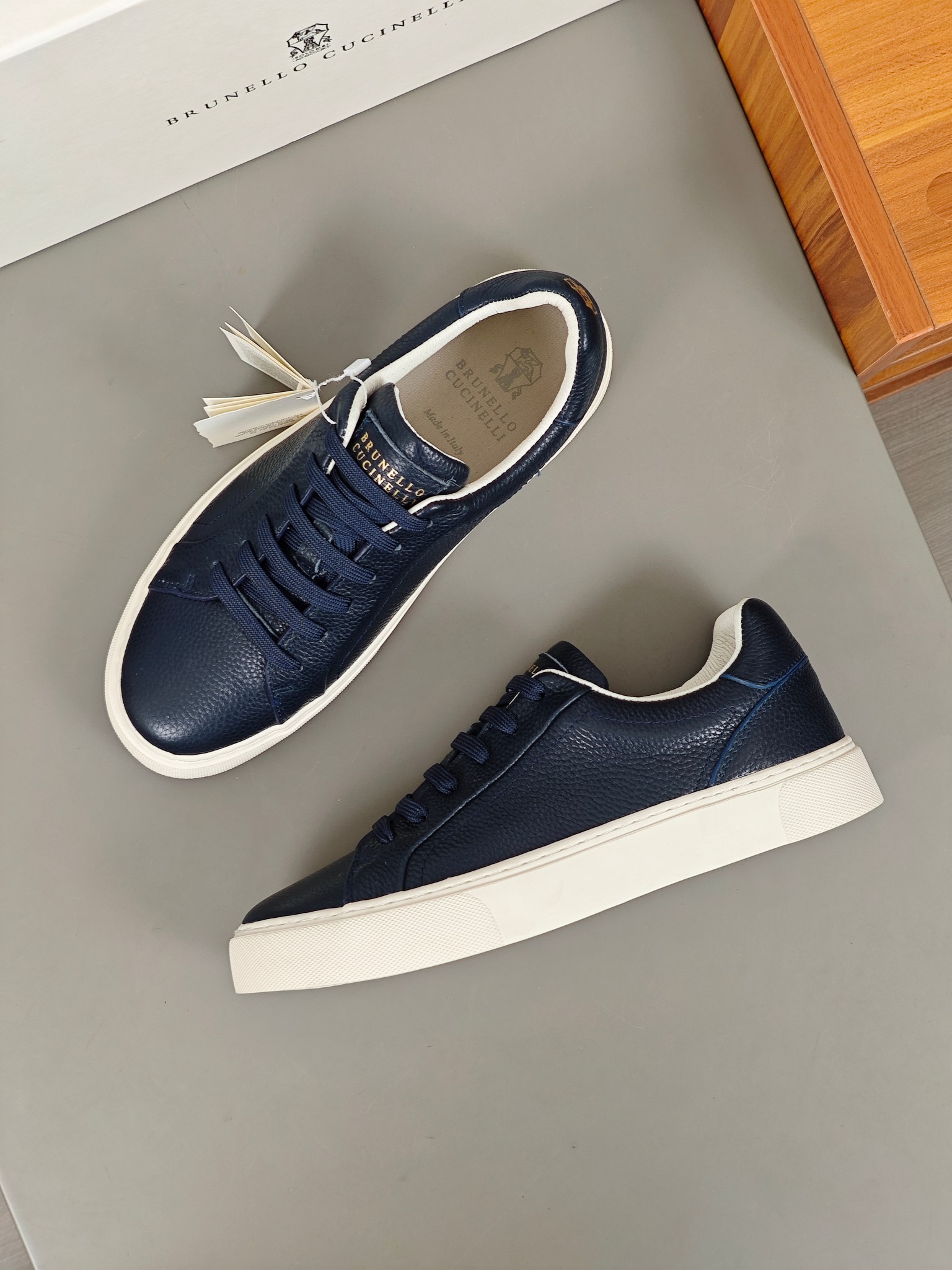 Brunello Cucinelli 2025 ss primavera y verano nuevos zapatos de los hombres a que se refiere (BC) Es