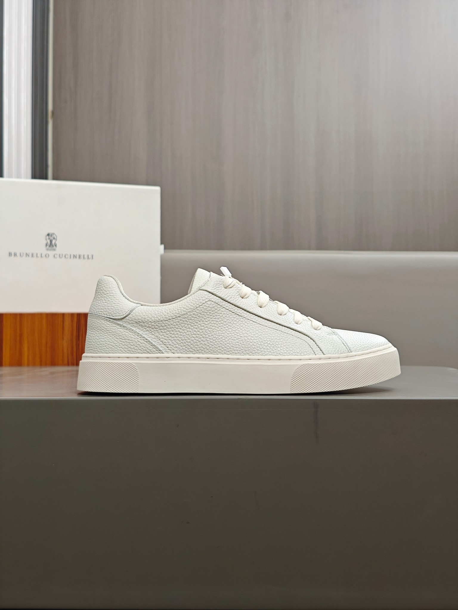 Brunello Cucinelli 2025 ss primavera y verano nuevos zapatos de los hombres a que se refiere (BC) Es