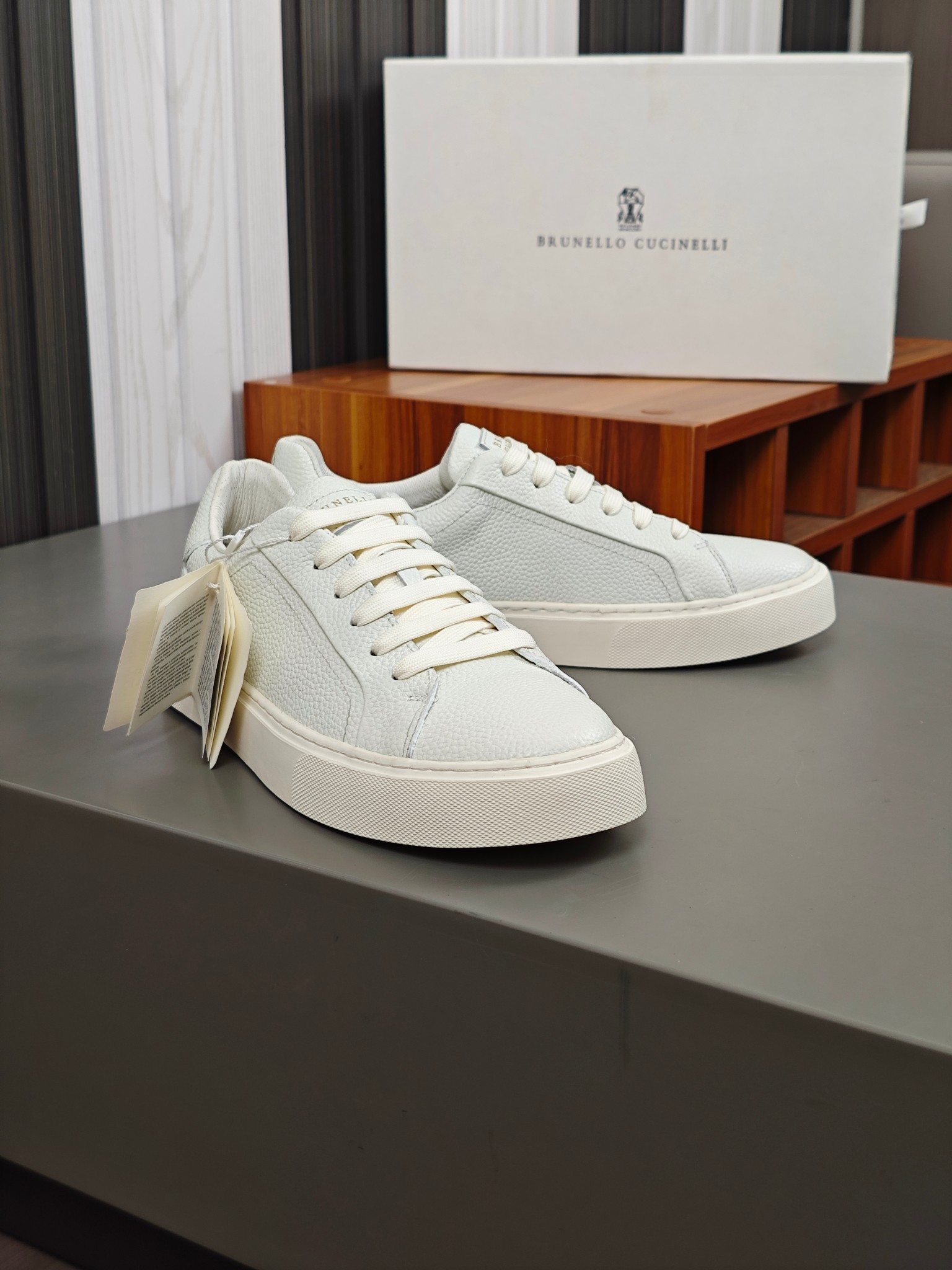 Brunello Cucinelli 2025 ss primavera y verano nuevos zapatos de los hombres a que se refiere (BC) Es