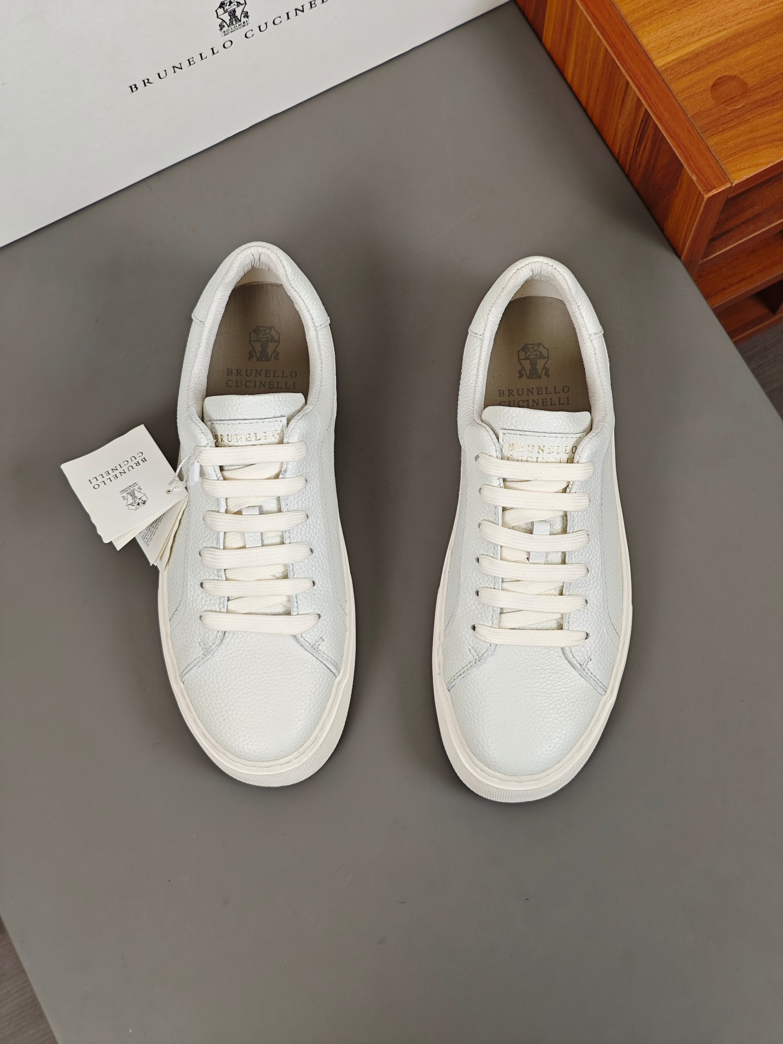 Brunello Cucinelli 2025 ss primavera y verano nuevos zapatos de los hombres a que se refiere (BC) Es