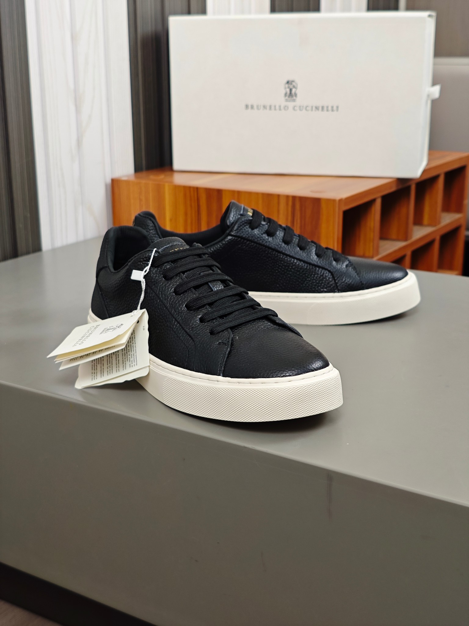 Brunello Cucinelli 2025 ss primavera y verano nuevos zapatos de los hombres a que se refiere (BC) Es