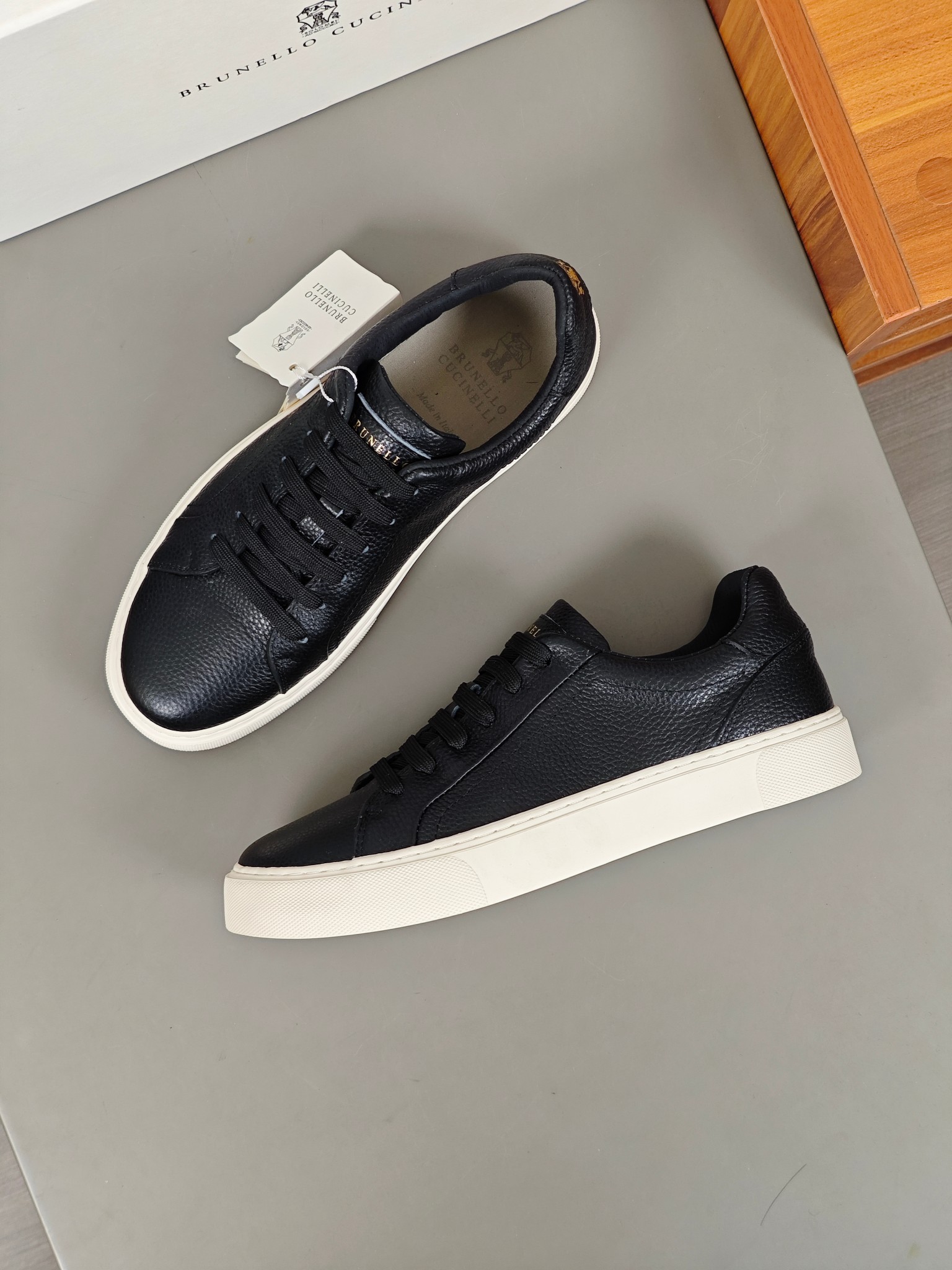 Brunello Cucinelli 2025 ss primavera y verano nuevos zapatos de los hombres a que se refiere (BC) Es