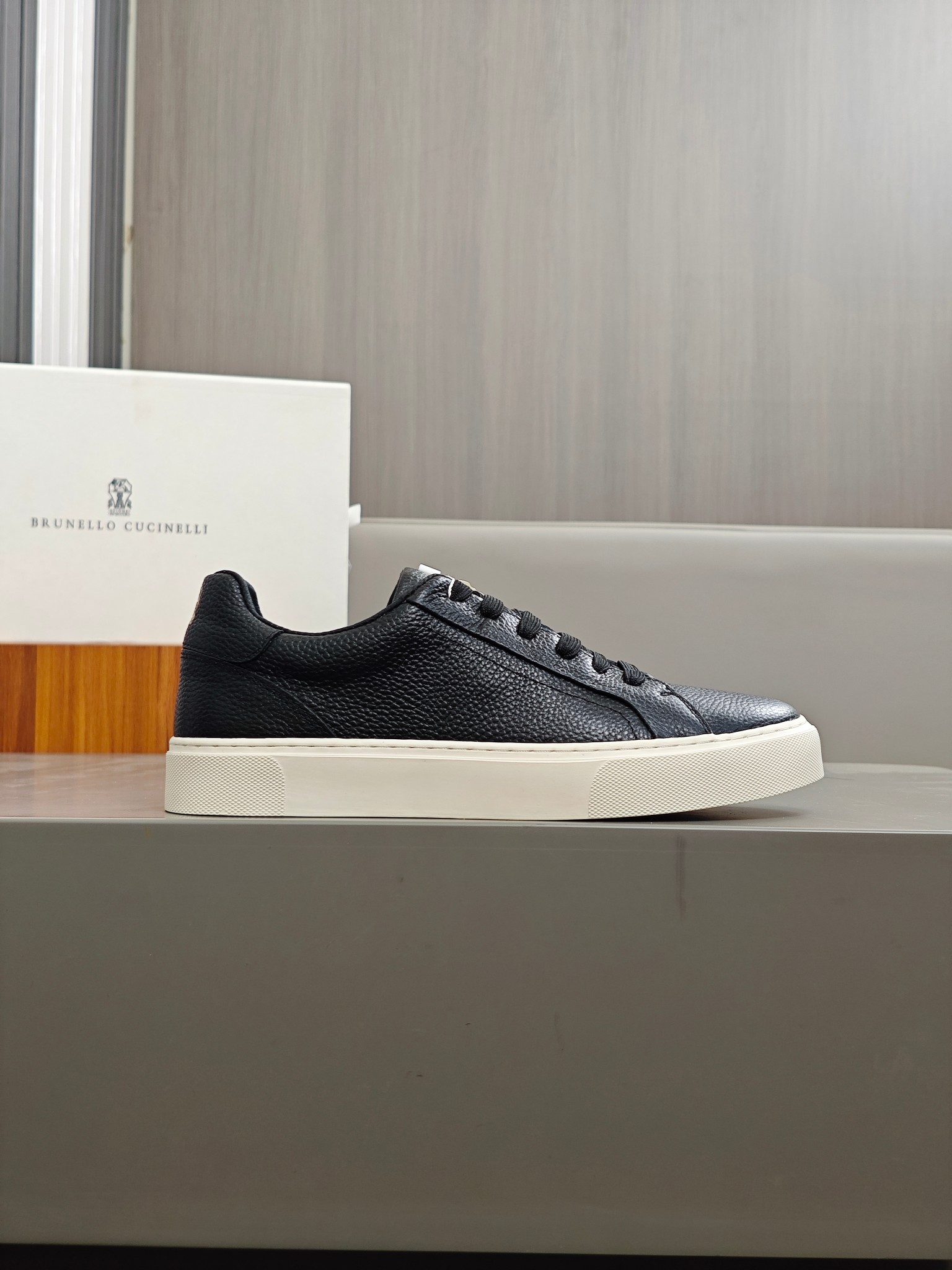 Brunello Cucinelli 2025 ss primavera y verano nuevos zapatos de los hombres a que se refiere (BC) Es