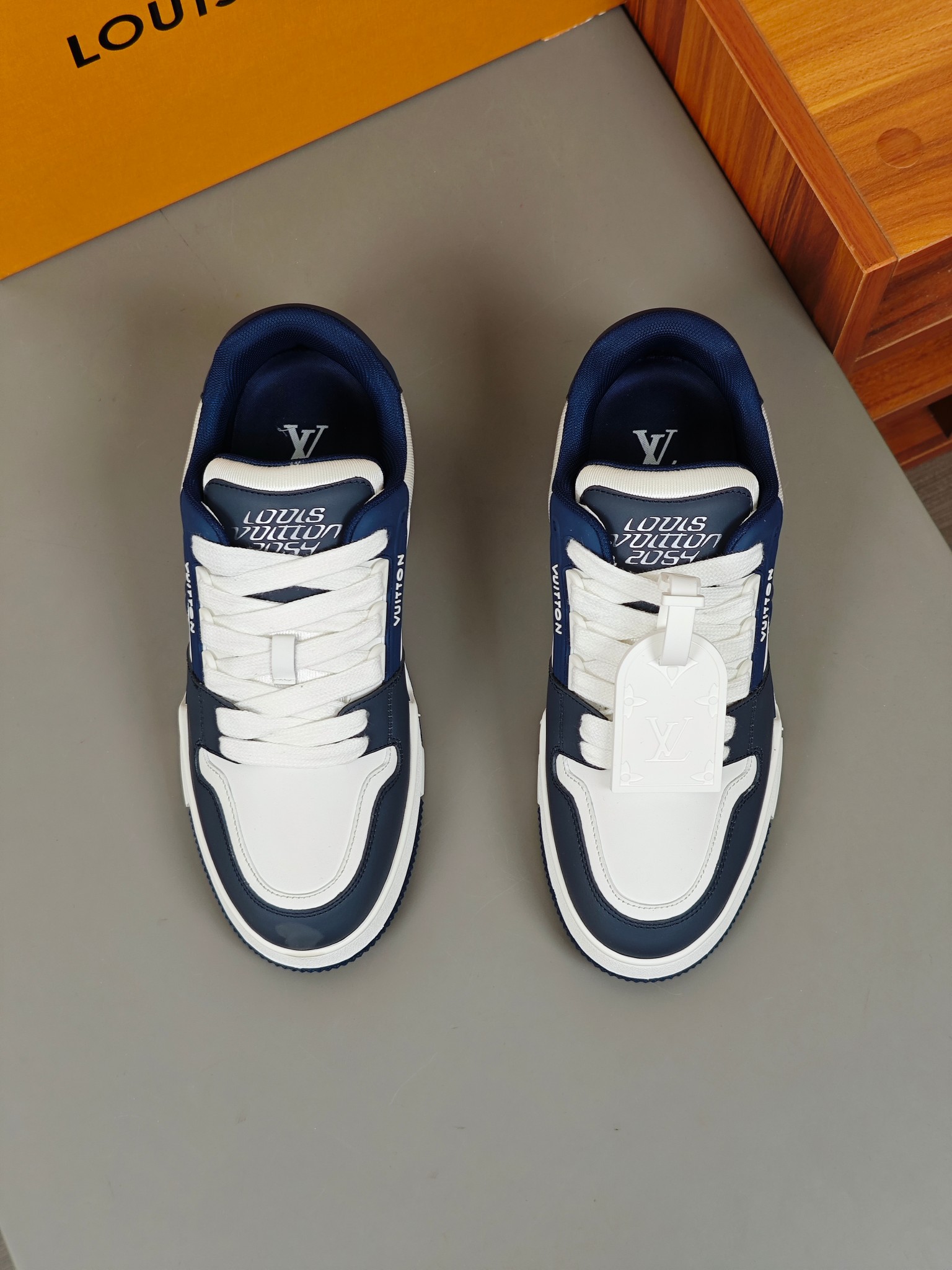 NO:271954,Louis Vuitton] Louis Vuitton - High-end quality original single - Upper slim cowhide, brand totem cloth, shoe body sewing brand injection module - Neil brand canvas - Outsole original TPR·Rubber·Dual-color molded sole - Ultra-high quality control·fine workmanship highlighting (high-end·Noble·Level) -Size 38-44 (45 can be customized),,,louis vuitton,louis vuitton,cowhide19860909Louis Vuitton】路易威登 -高端品质 原单 -鞋面摔纹牛皮、品牌图腾布匹、鞋身车缝品牌注塑模块 -内里品牌帆布 -大底原版TPR·橡胶·双色成型大底 -超高品控·做工精细凸显(高端·贵气·档次) -Size 38-44（45可订做)·,,louis vuitton,louis vuitton,cowhide,Men's shoes