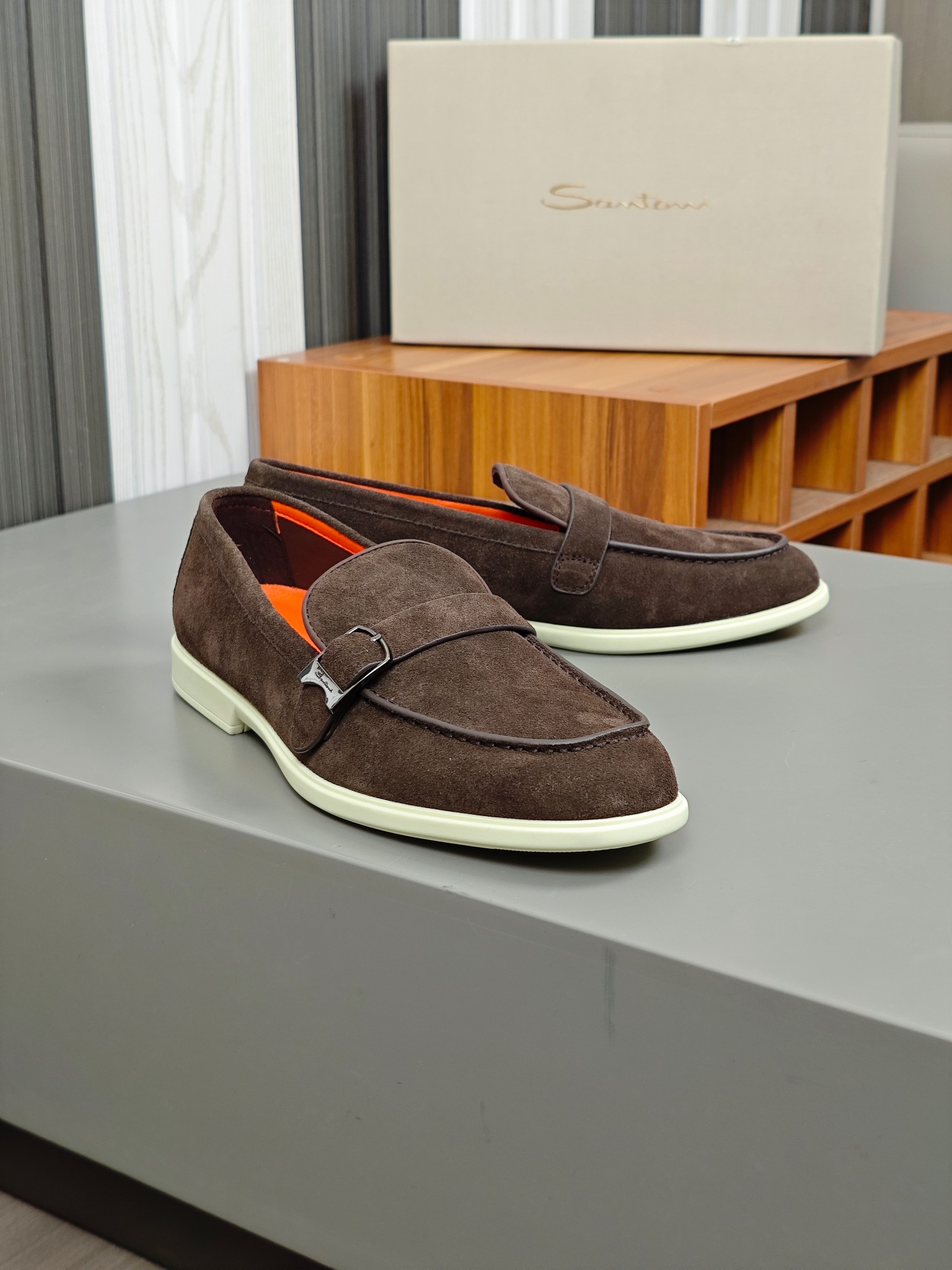 Santoni Italian Men’s Handmade Recreational Shoes: Comfortable and Stylish Designs - 图片 4