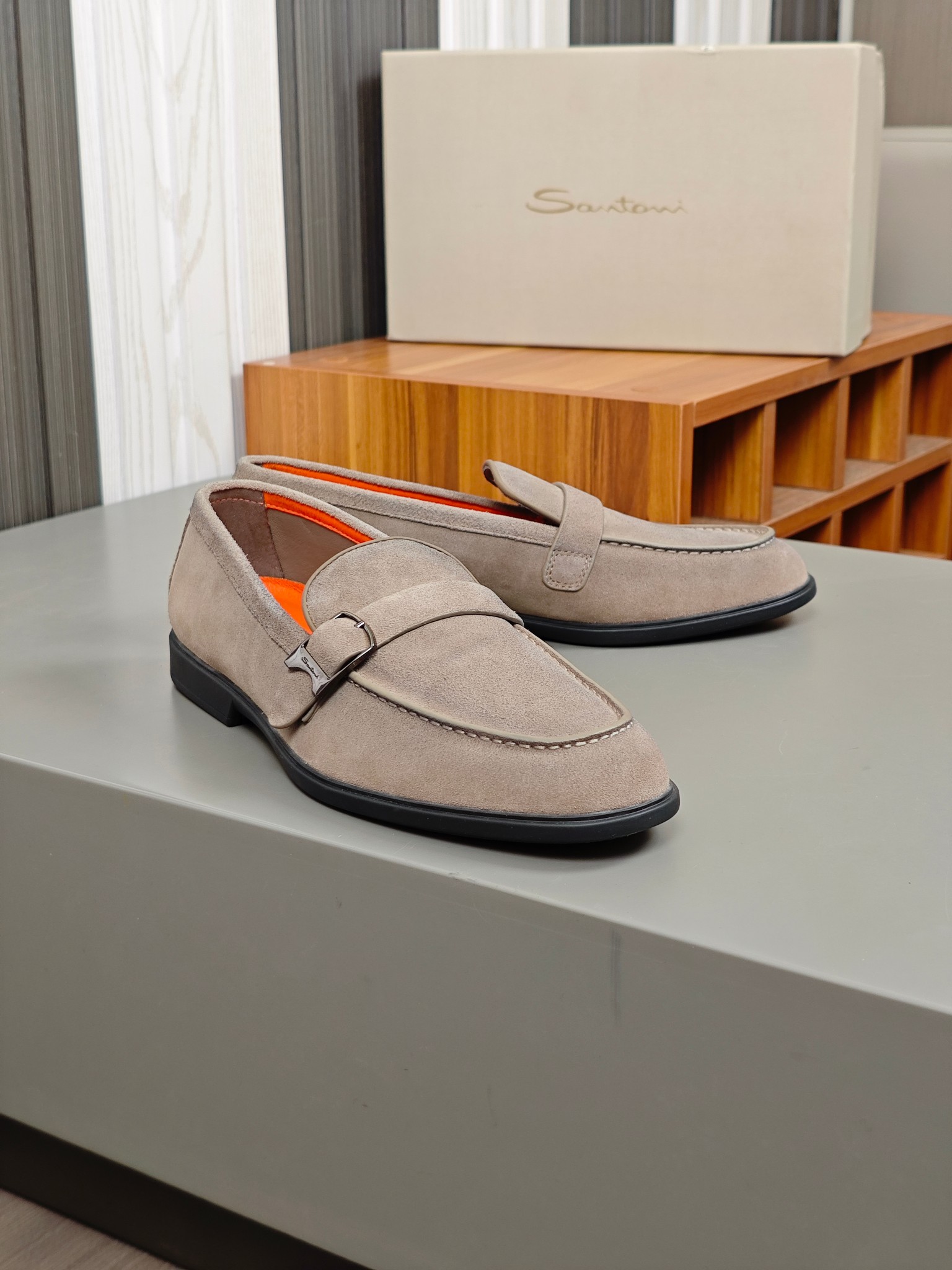 High-quality Handmade Italian Men’s Recreational Shoes by Santoni – Comfort and Style Combined - 图片 4