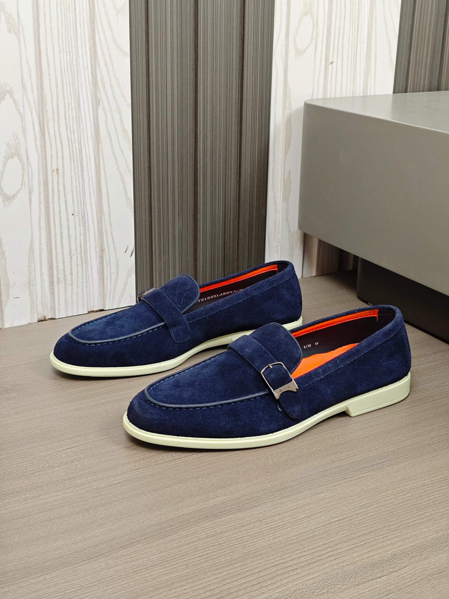 “High-Quality Handmade Italian Men’s Recreational Shoes by Santoni” - 图片 5