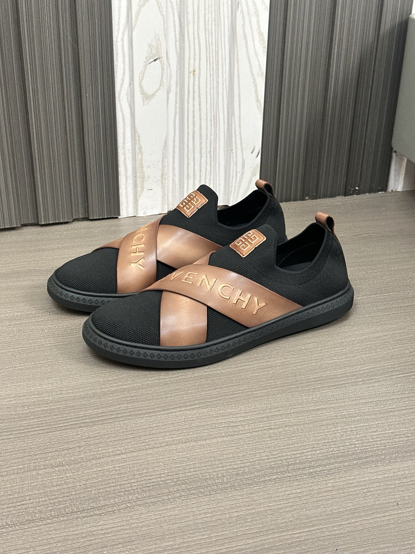 Givenchy G Set Low-Top Sneakers in Black Knit with Logo Strap 7 i1745935250245 7023 0 4