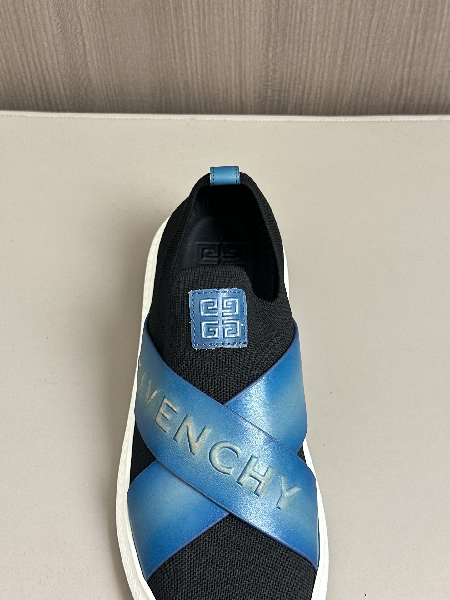Givenchy G Set Series Elastic Strapless Low-Top Sneakers With 4G Logo 10 i1745935272367 2368 0 8