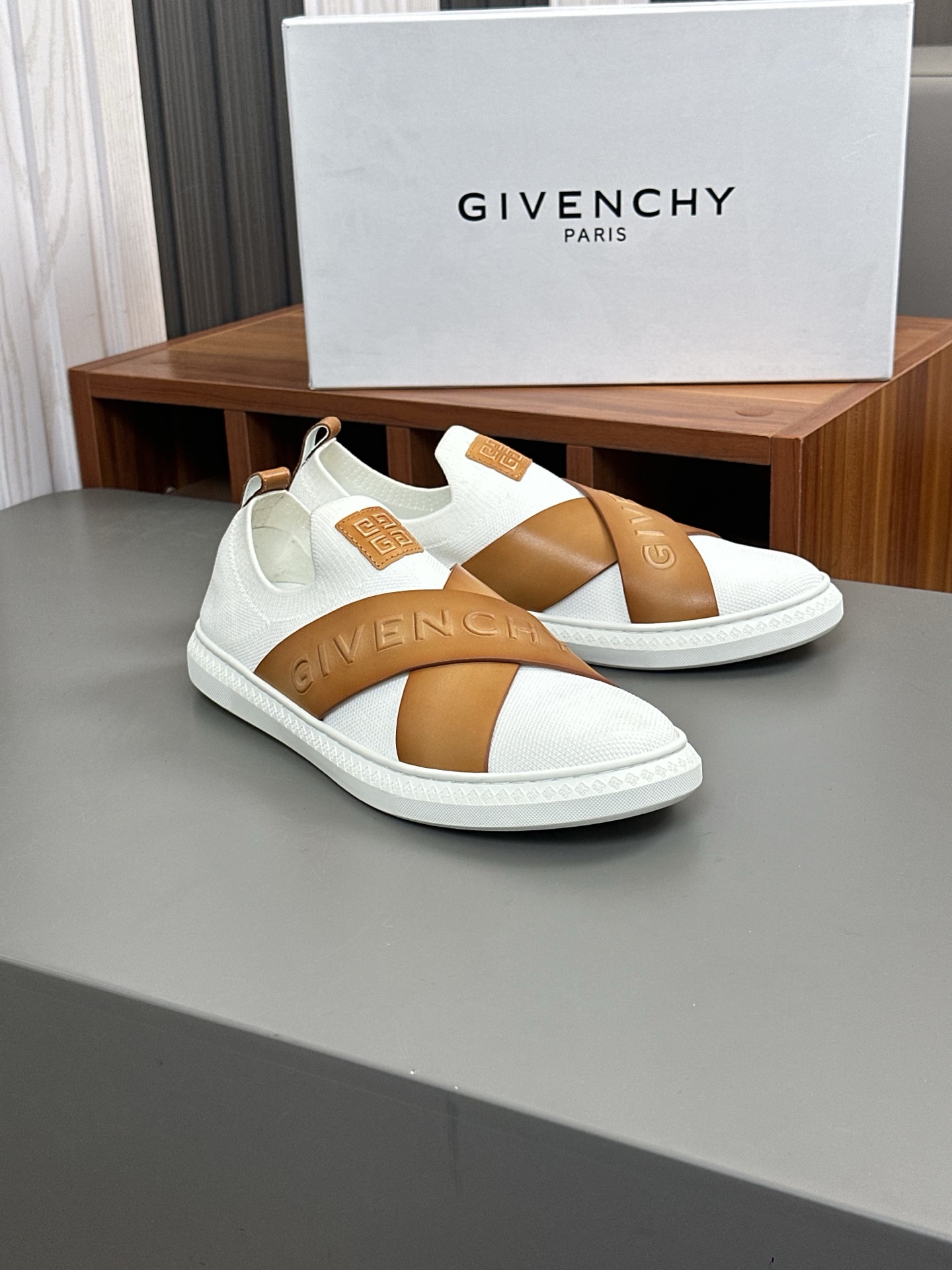 Givenchy G Set Elastic Band Low-Top Sneakers With 4G Logo - Sizes 38-44 4 i1745935298862 58 0 2