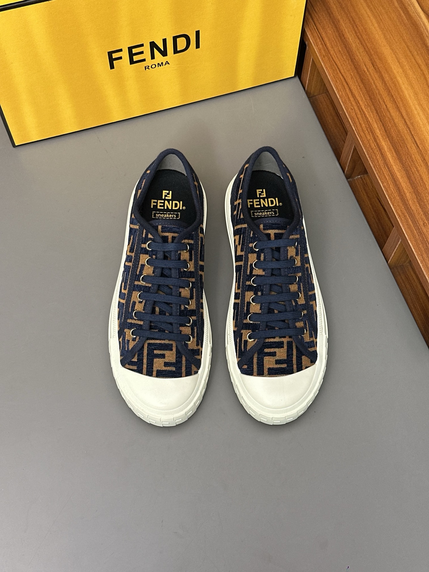 FENDI Fendi Match Zapatillas con cordones de los hombres. tamaño; Pareja 35- (mujeres) 3945 (hombres