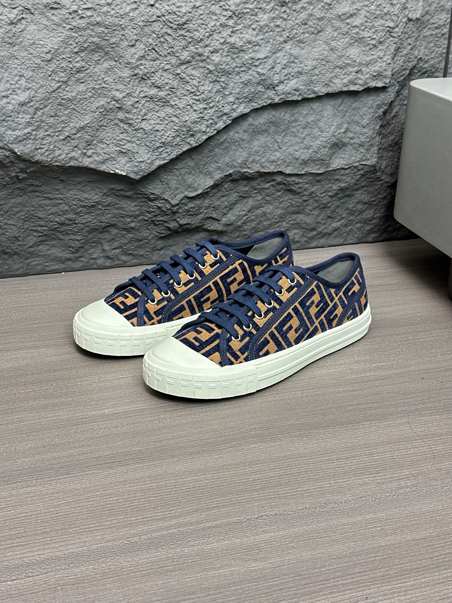 FENDI Fendi Match Zapatillas con cordones de los hombres. tamaño; Pareja 35- (mujeres) 3945 (hombres