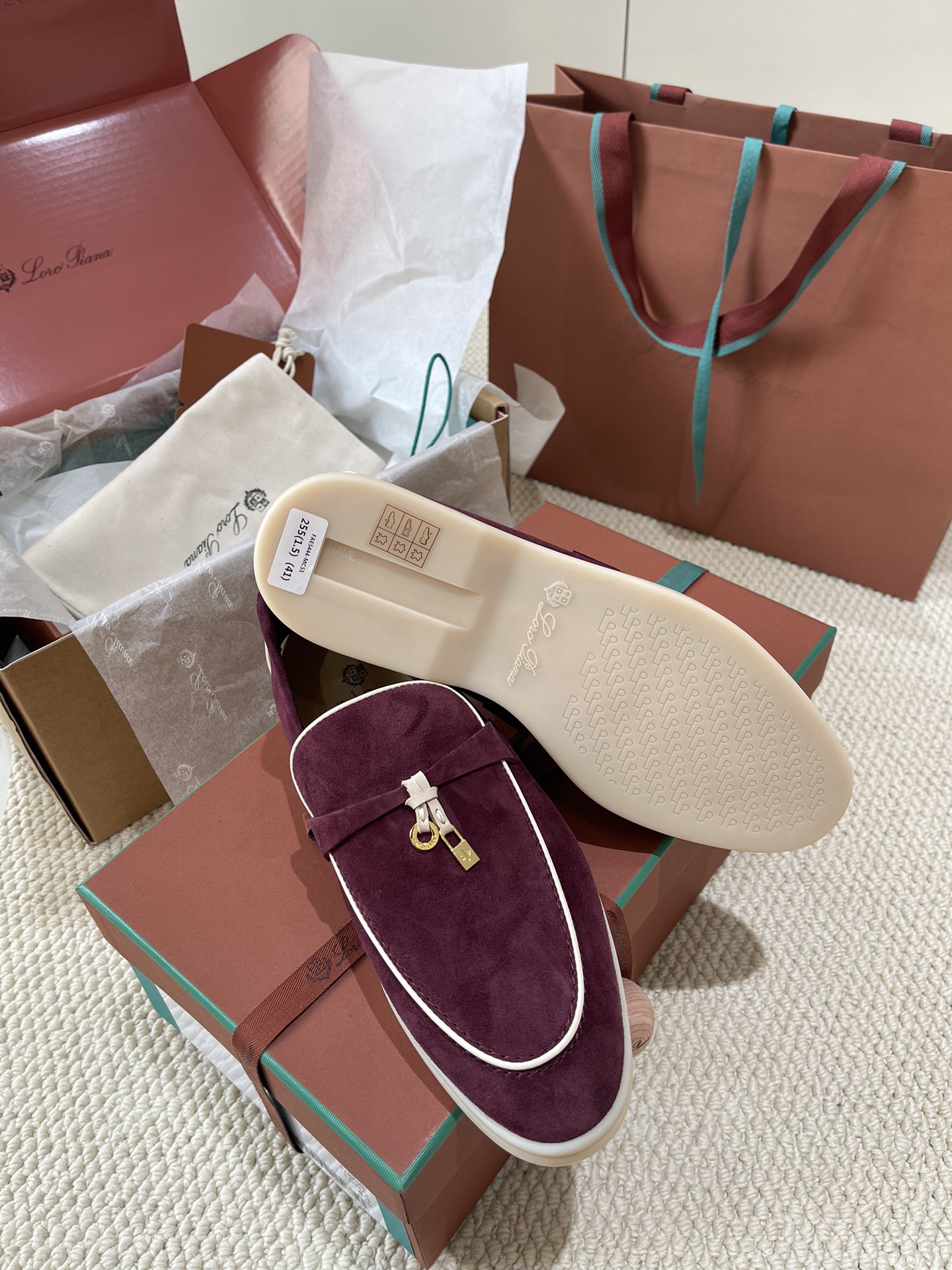 🌾G219专柜原单品质所见即所得Loro Pian*经典爆款出品lp顶级版本 英伦流苏平底乐福鞋原来这就