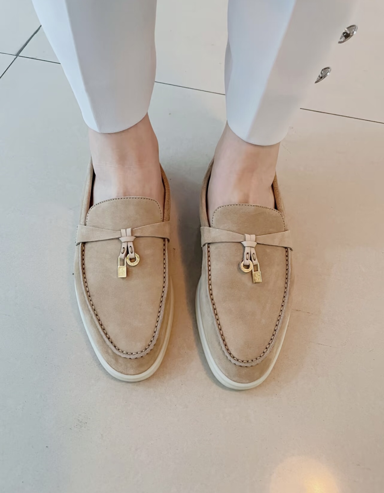 NO:421027,Reference pictures for footwear, casual shoes/sports shoes, sneakers19860909上脚参考图,休闲鞋/运动鞋,sneakers,Women's Shoes