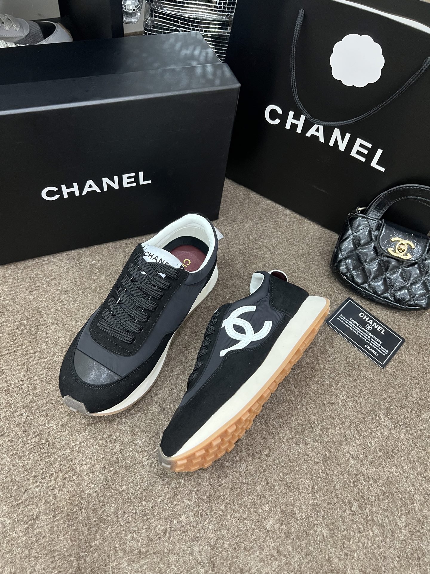Chanel 专柜款经典鞋履 5