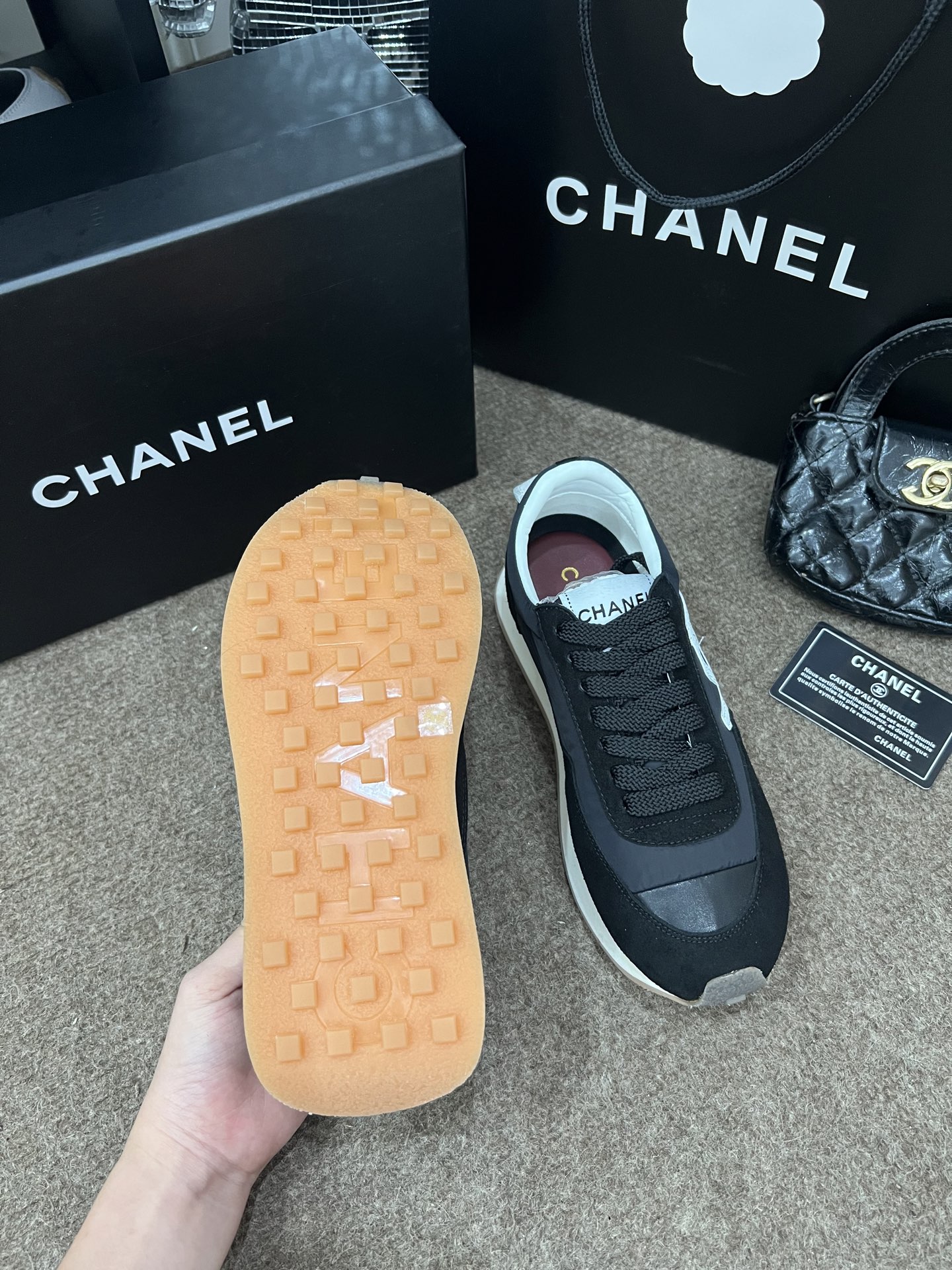 Chanel 专柜款经典鞋履 8