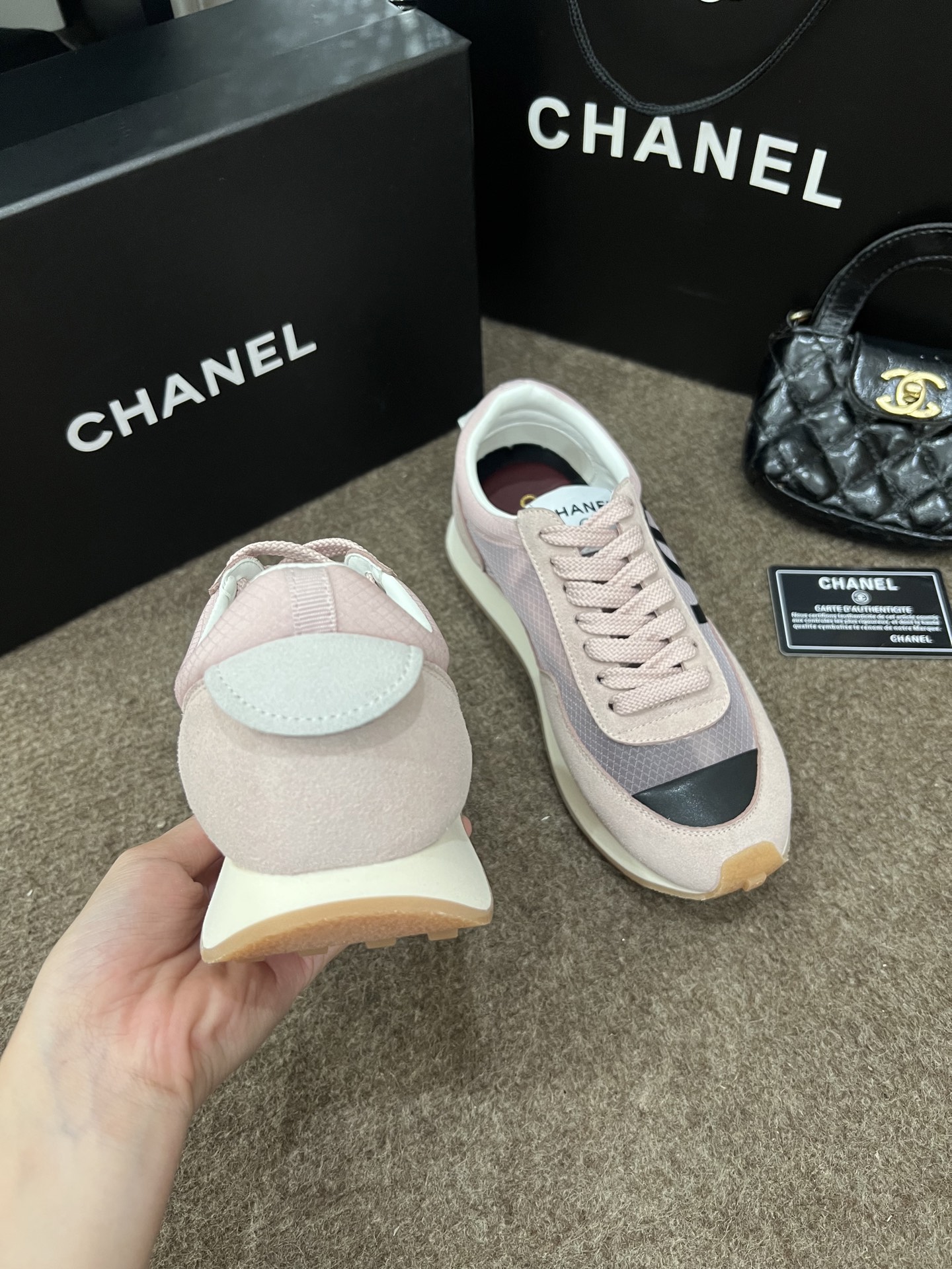 Chanel 专柜款经典鞋履 9